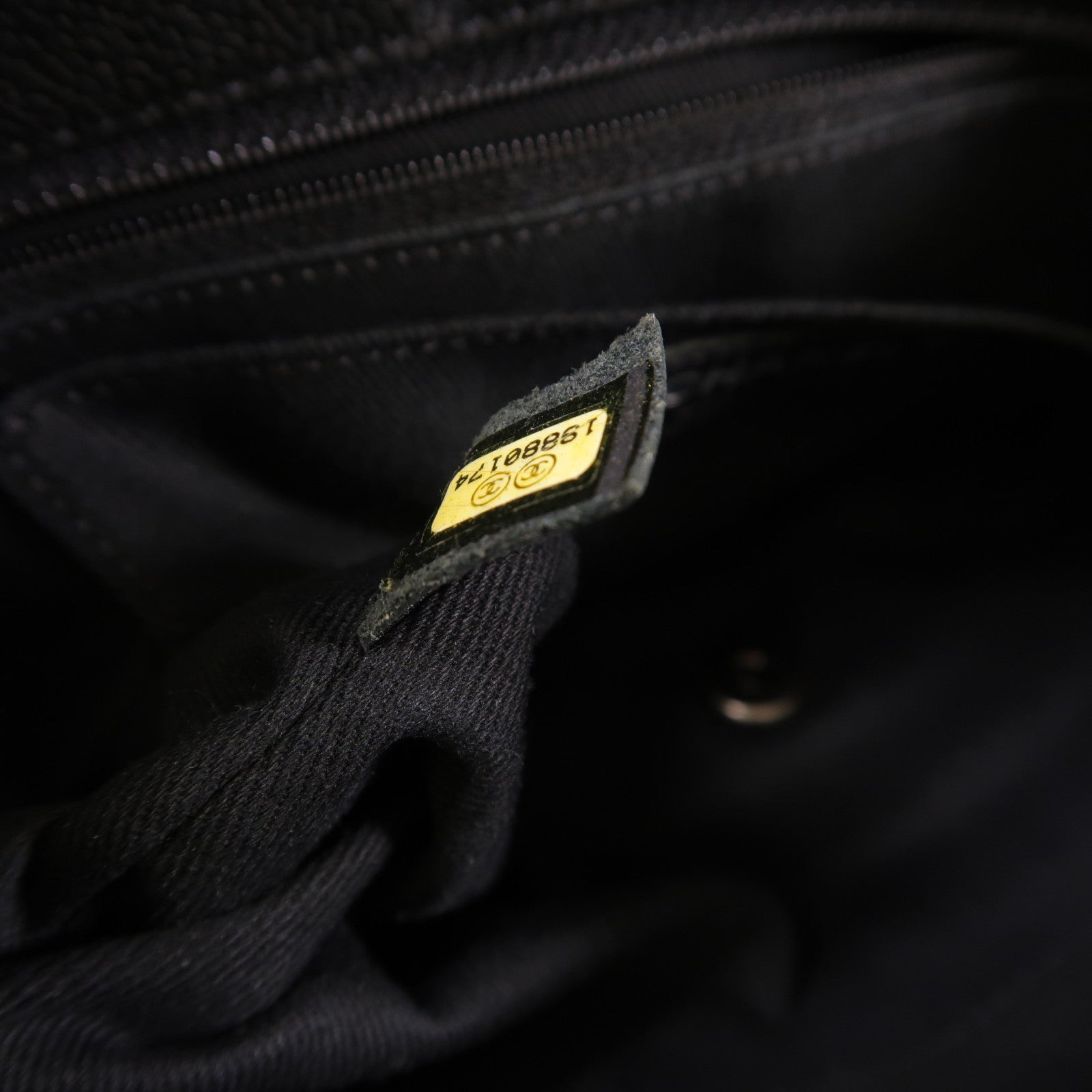 CHANEL 牛皮皮革Shoulder Bag銀扣鏈帶肩背袋