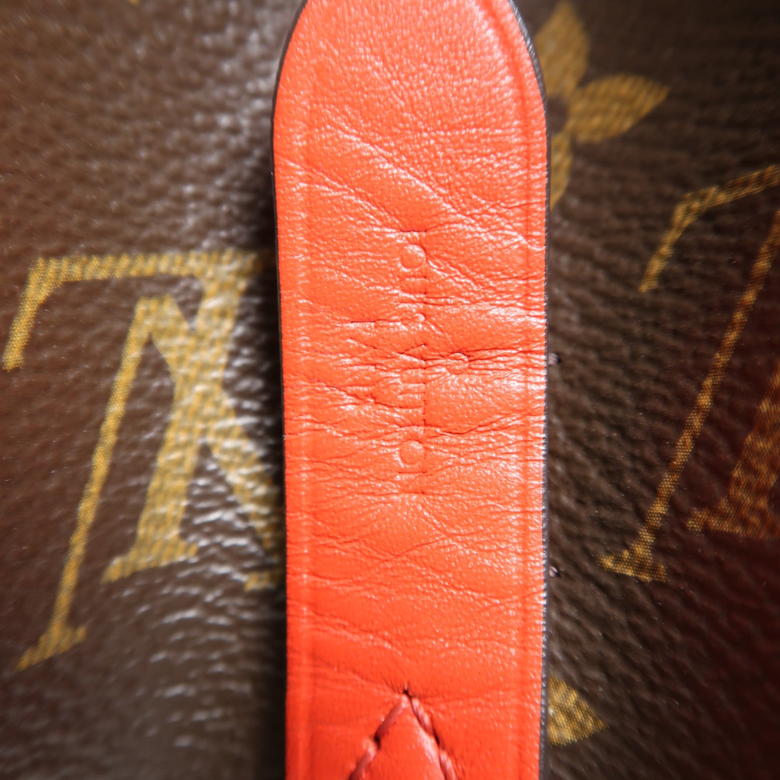 LOUIS VUITTON Monogram Neo Noe金扣肩背袋啡色/紅色