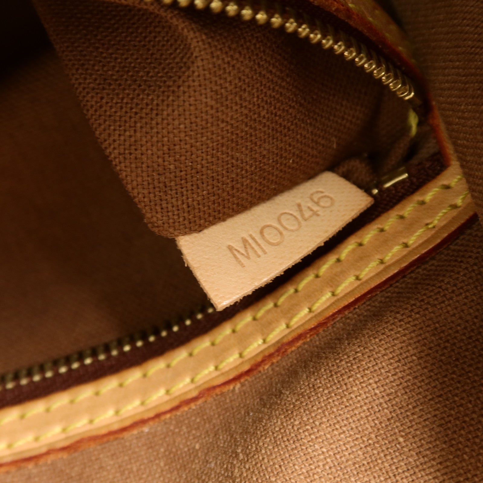 LOUIS VUITTON Monogram Batignolles肩背袋