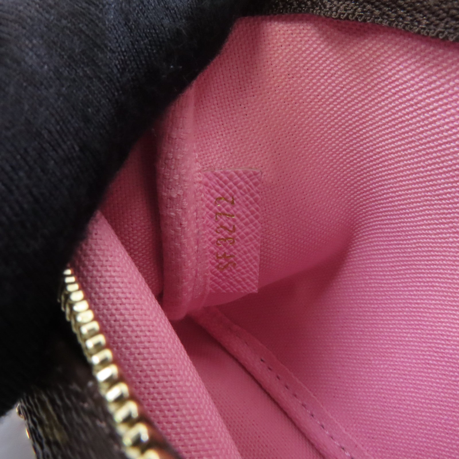 LOUIS VUITTON Monogram Mini Pochette Accessoires Pouch金扣鏈帶手挽袋棕色
