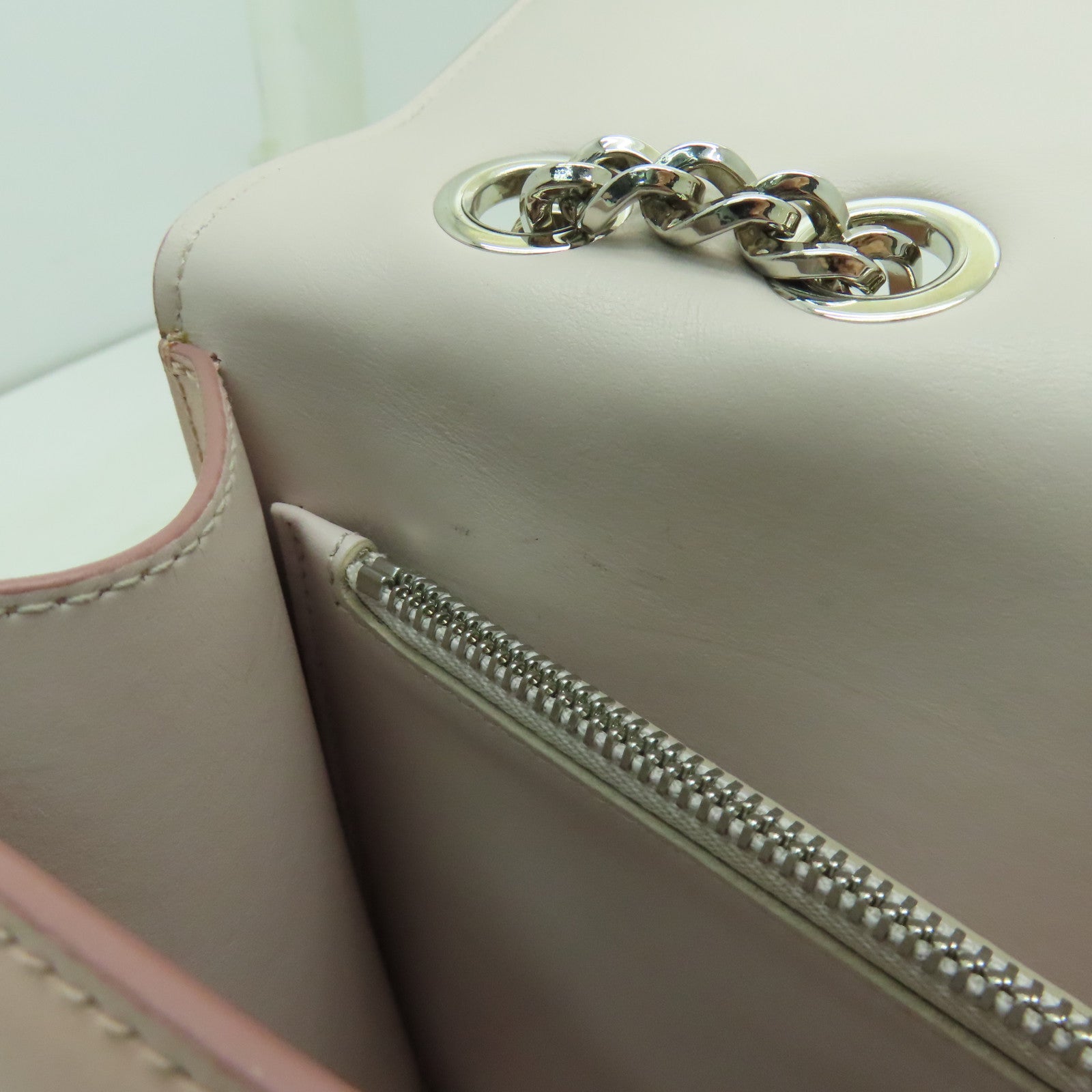 Salvatore Ferragamo 牛皮皮革Chain Shoulder銀扣肩背袋粉紅色