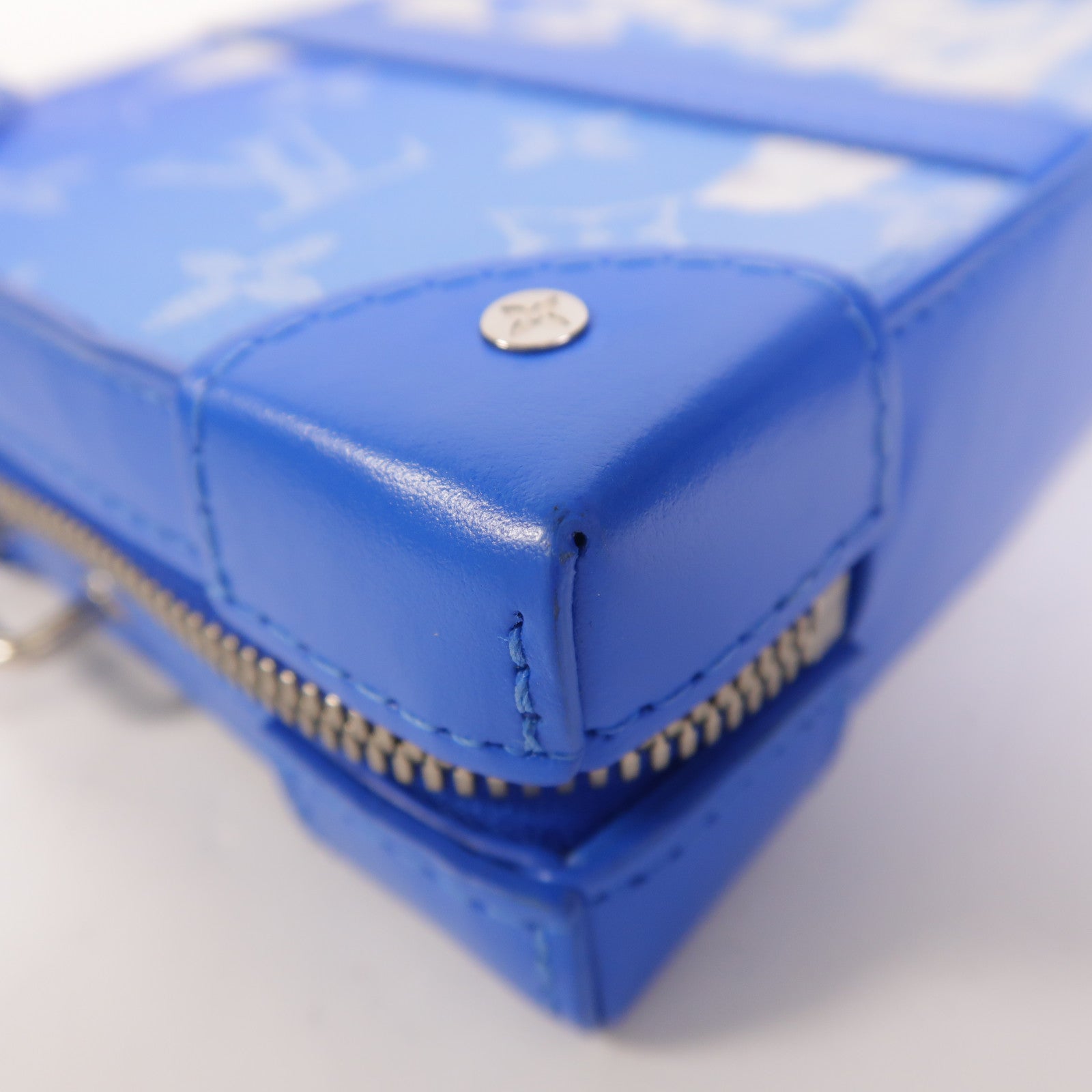 LOUIS VUITTON Monogram Clouds Soft Trunk Wallet銀扣肩背袋