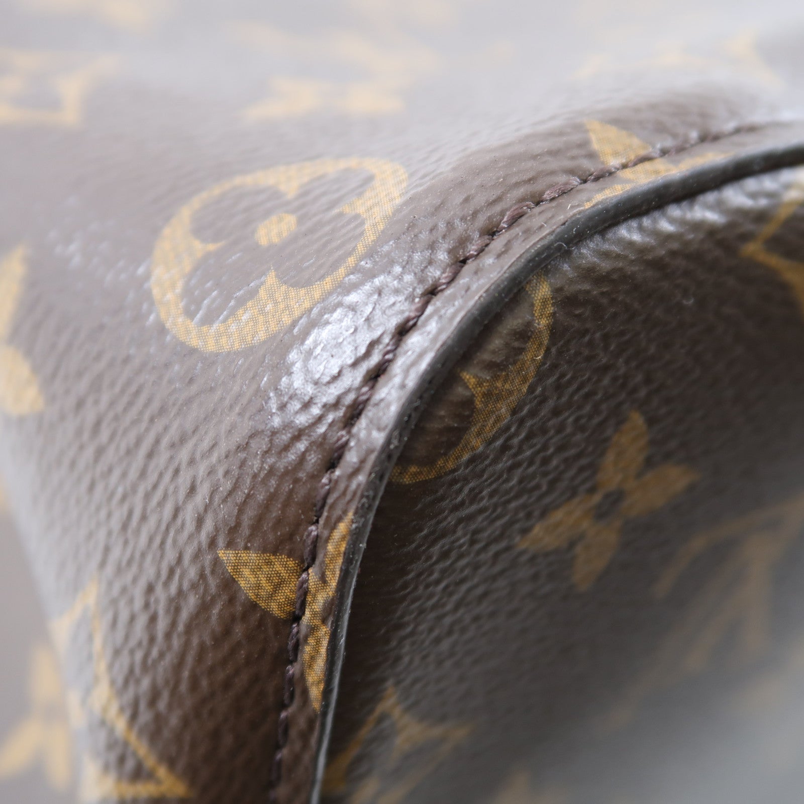 LOUIS VUITTON Monogram Neo Noe金扣肩背袋啡色/紅色