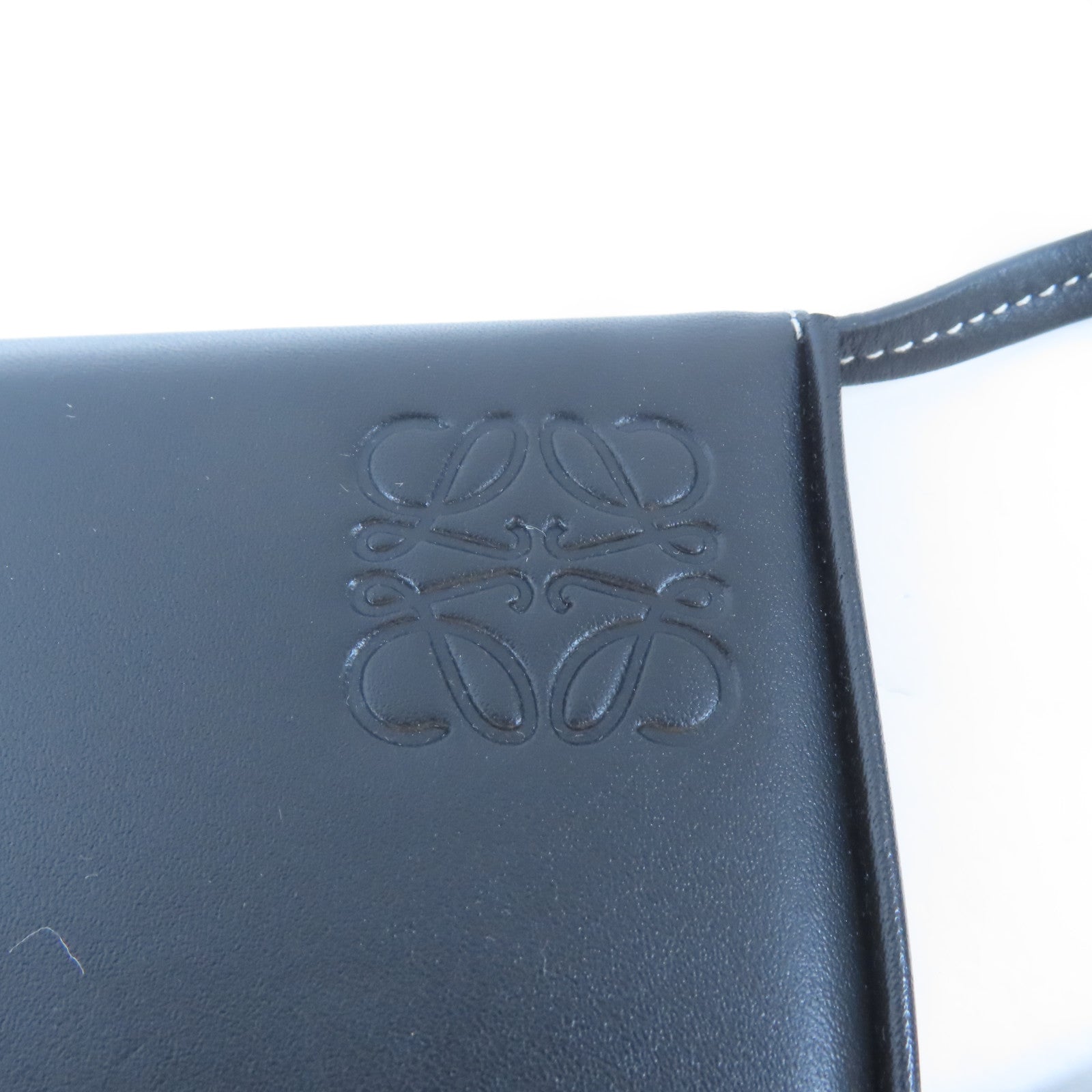 LOEWE 牛皮皮革Heel Pouch Small肩背袋黑色