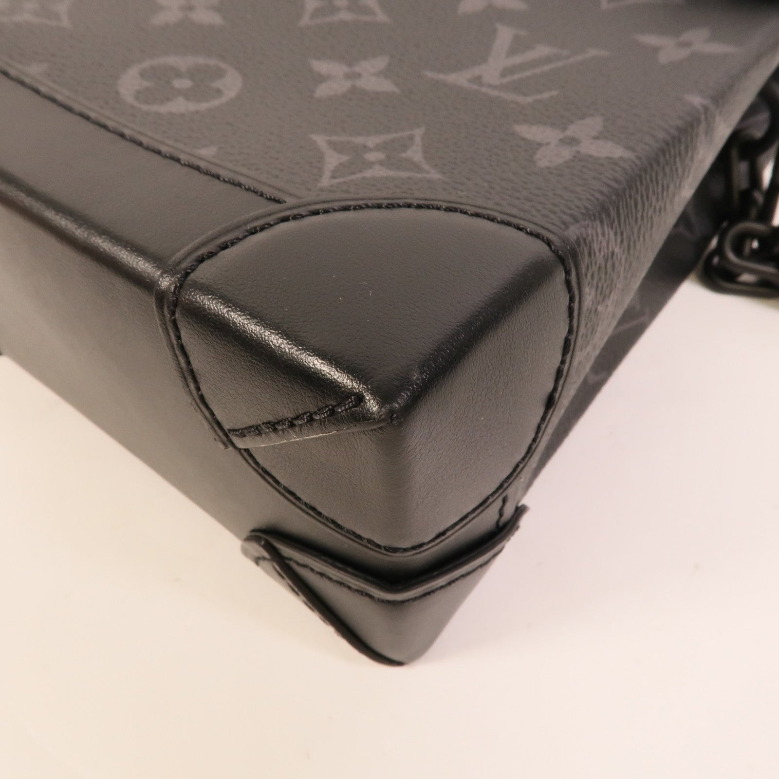 LOUIS VUITTON Monogram Eclipse Nano Steamer肩背袋