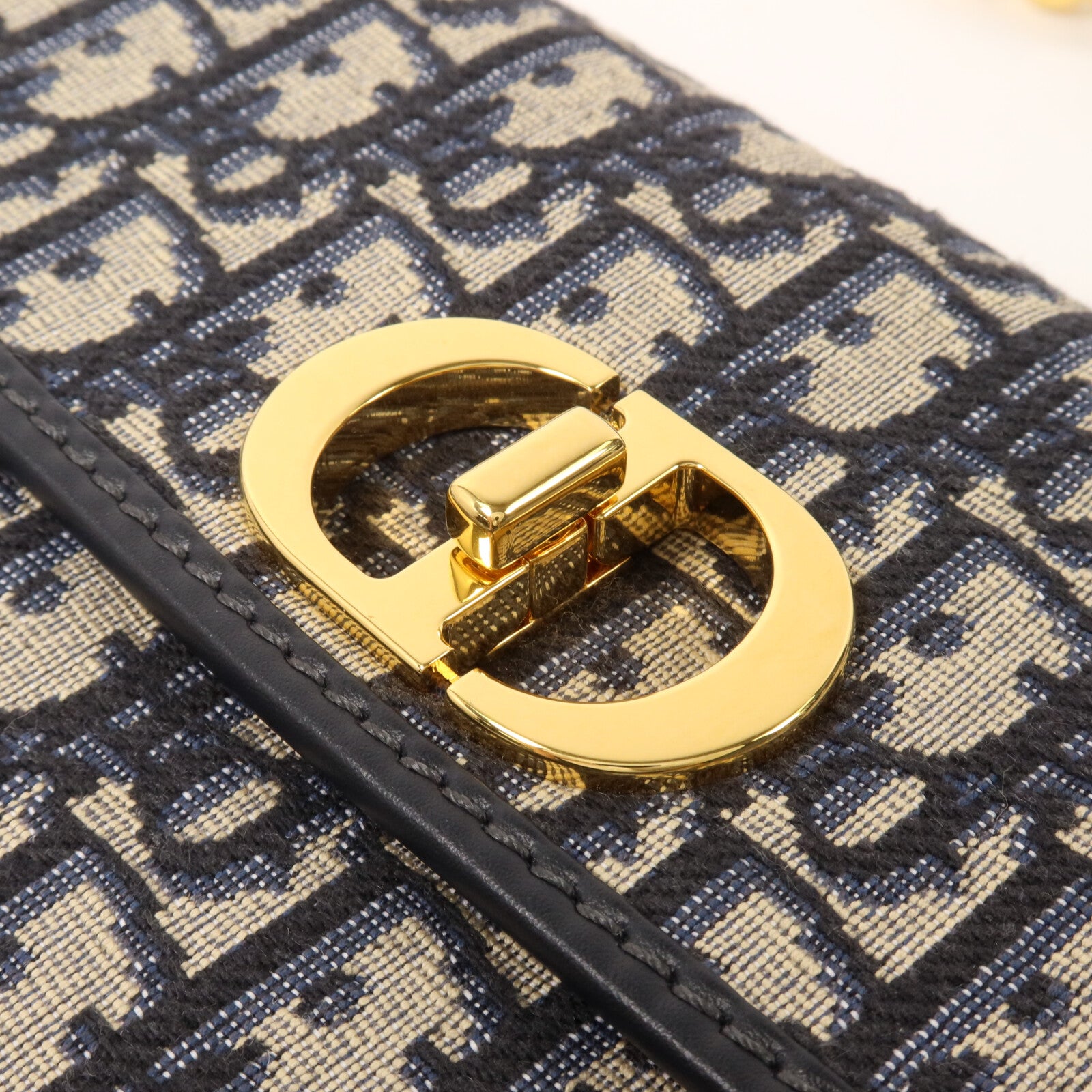 Dior 帆布30 Montaigne Avenue鏈帶肩背袋