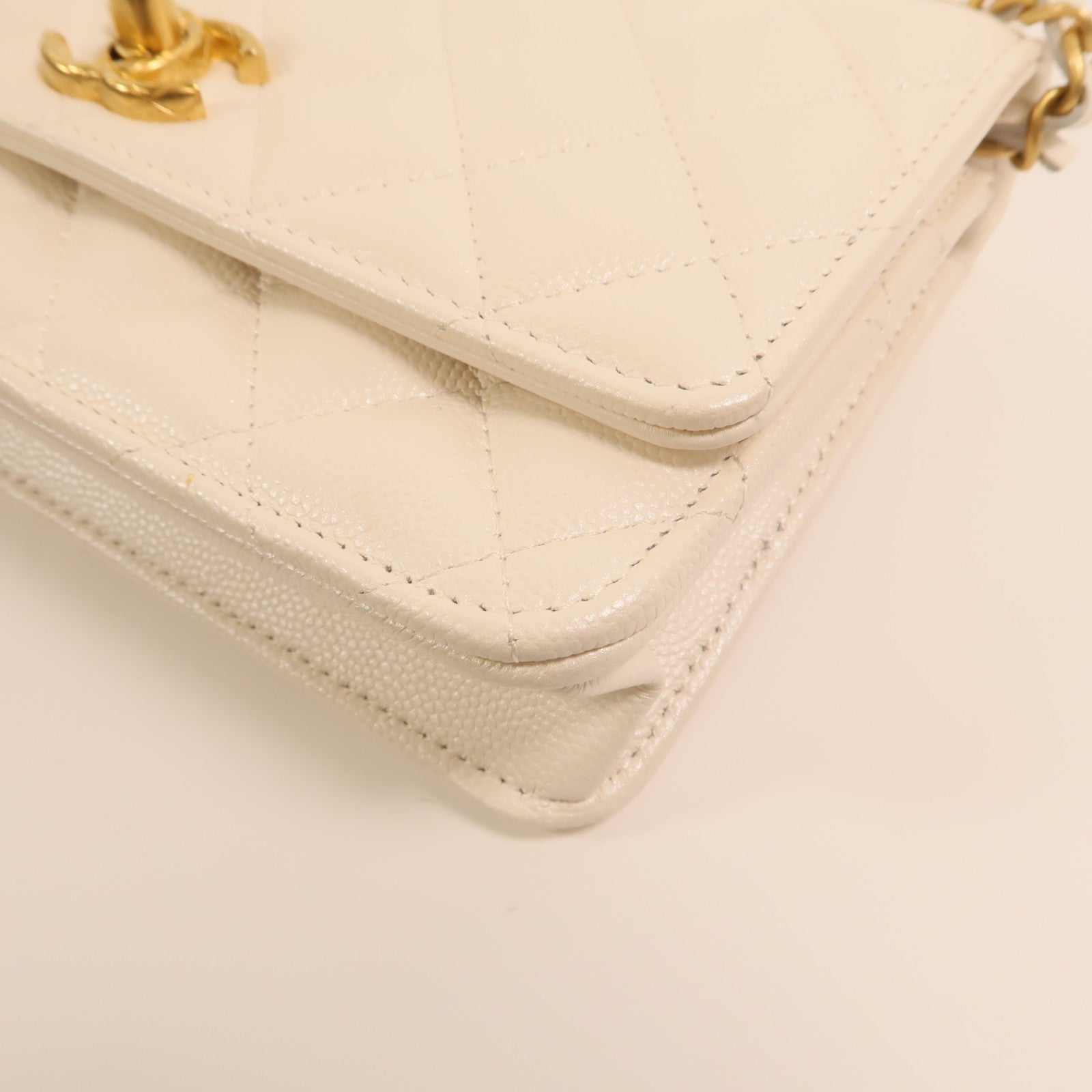 CHANEL 牛皮皮革WOC Wallet On Chain金扣鏈帶肩背袋