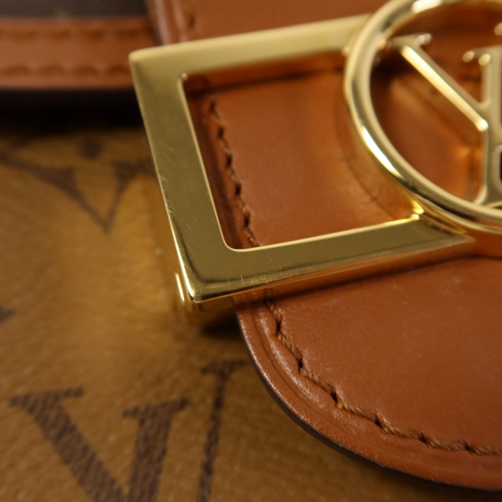 LOUIS VUITTON Monogram Reverse Mini Dauphine金扣肩背袋