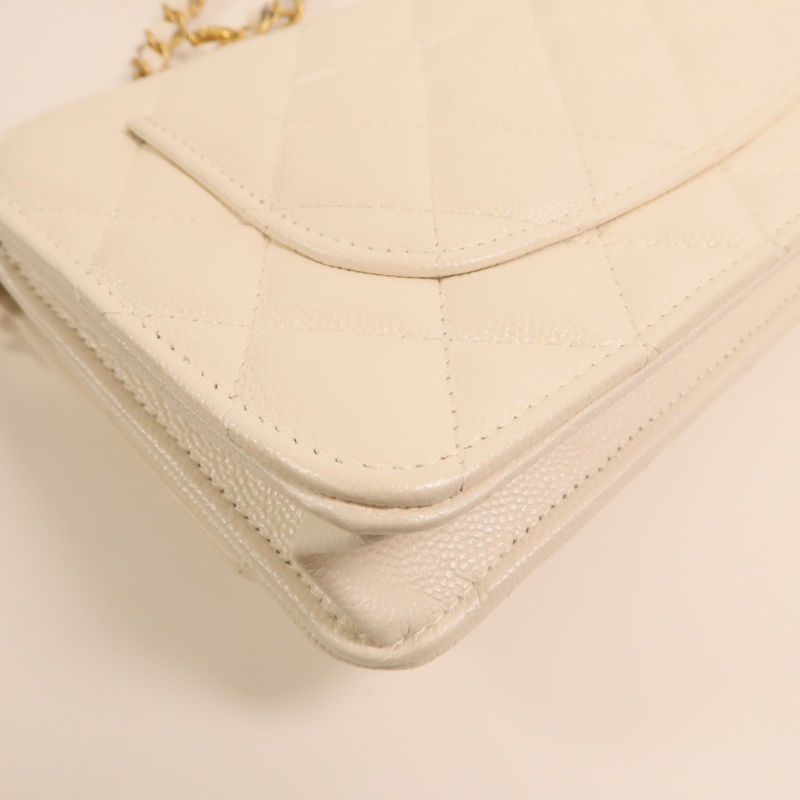 CHANEL 牛皮皮革WOC Wallet On Chain金扣鏈帶肩背袋