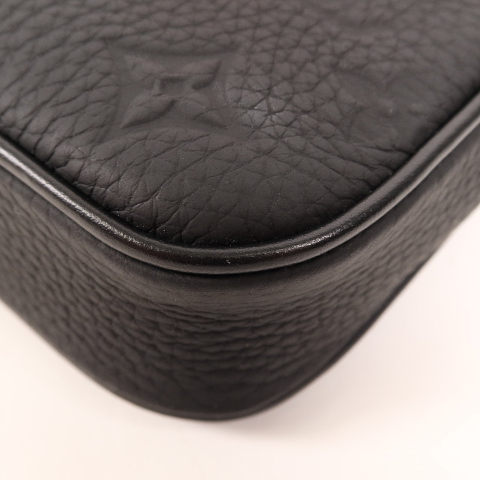 LOUIS VUITTON Monogram Taurillon Solar Ray Soft Pochette Volga Belt Bag腰包