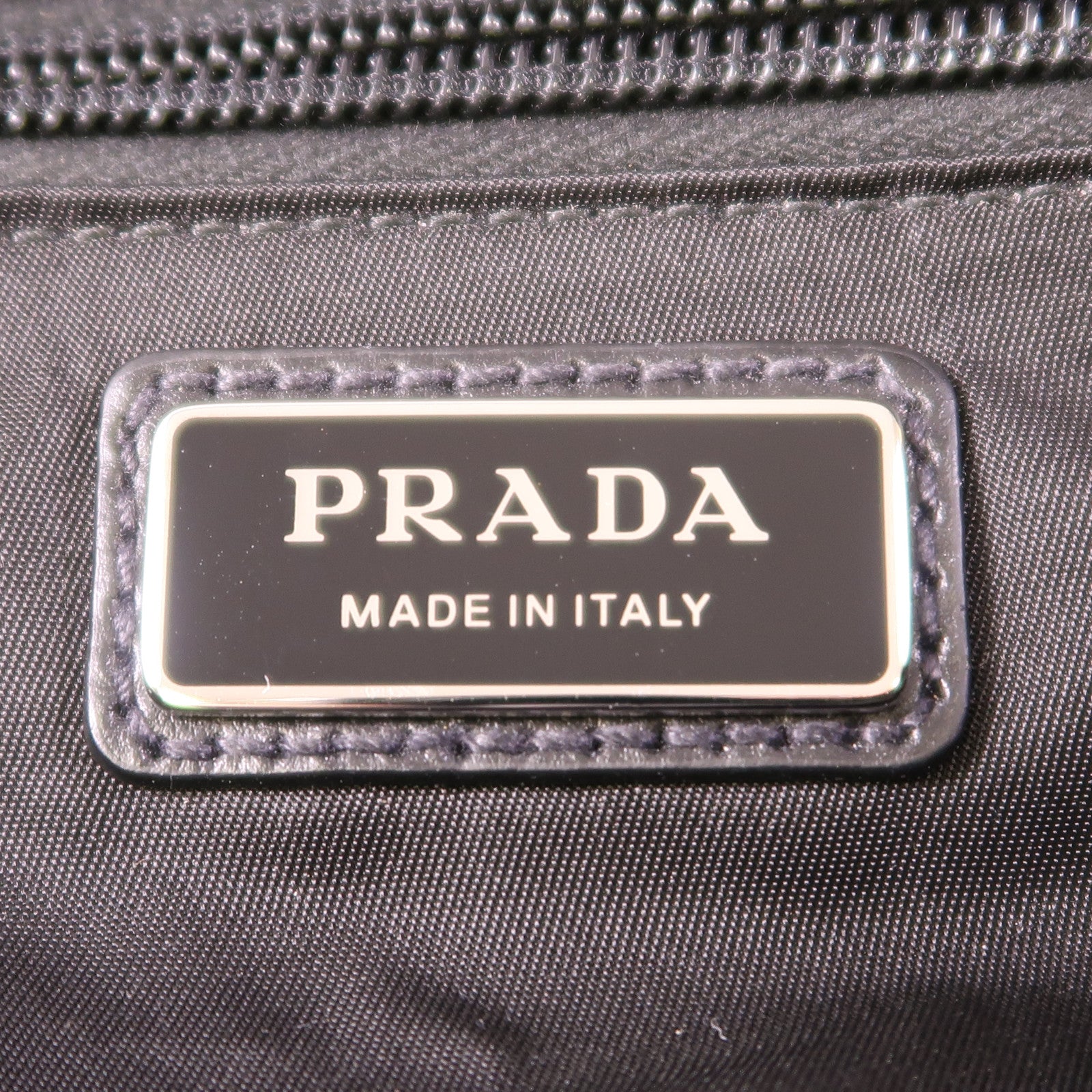 PRADA 尼龍Shoulder Bag銀扣肩背袋