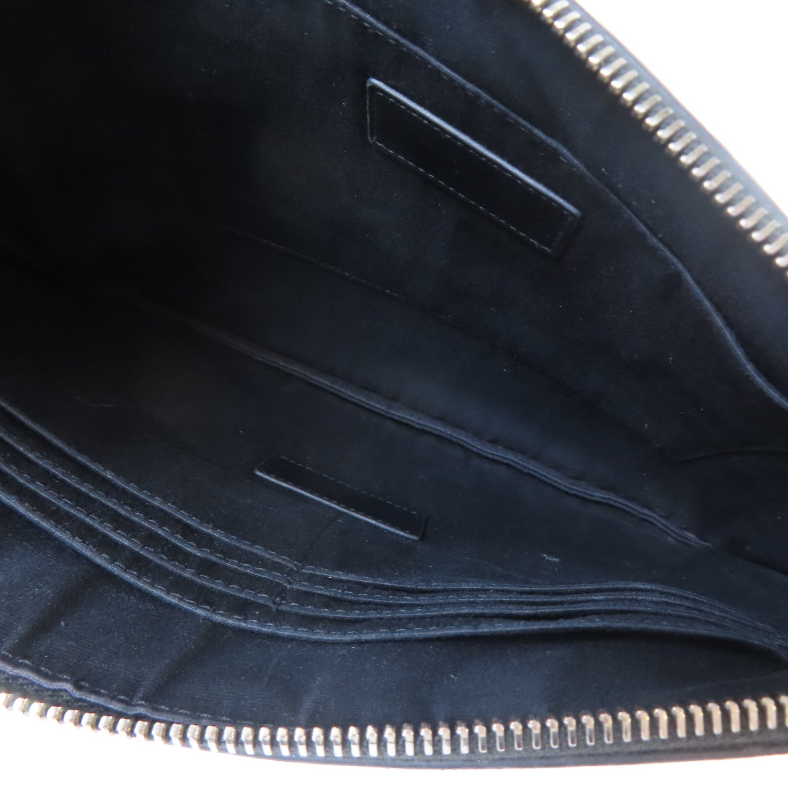 YVES SAINT LAURENT 皮革Clutch Bag銀扣手拿包黑色