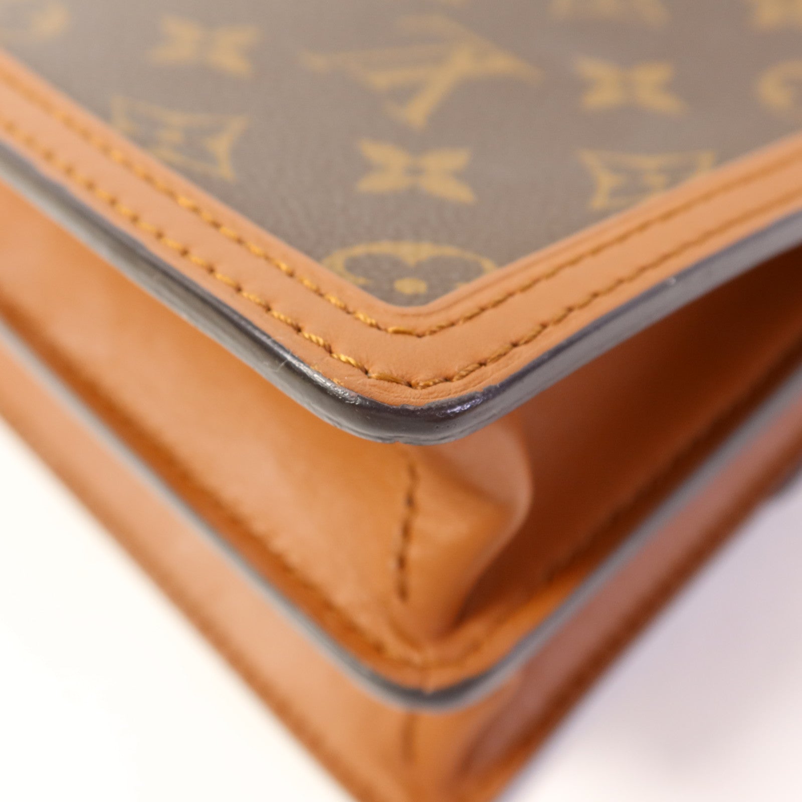 LOUIS VUITTON Monogram Reverse Mini Dauphine金扣肩背袋