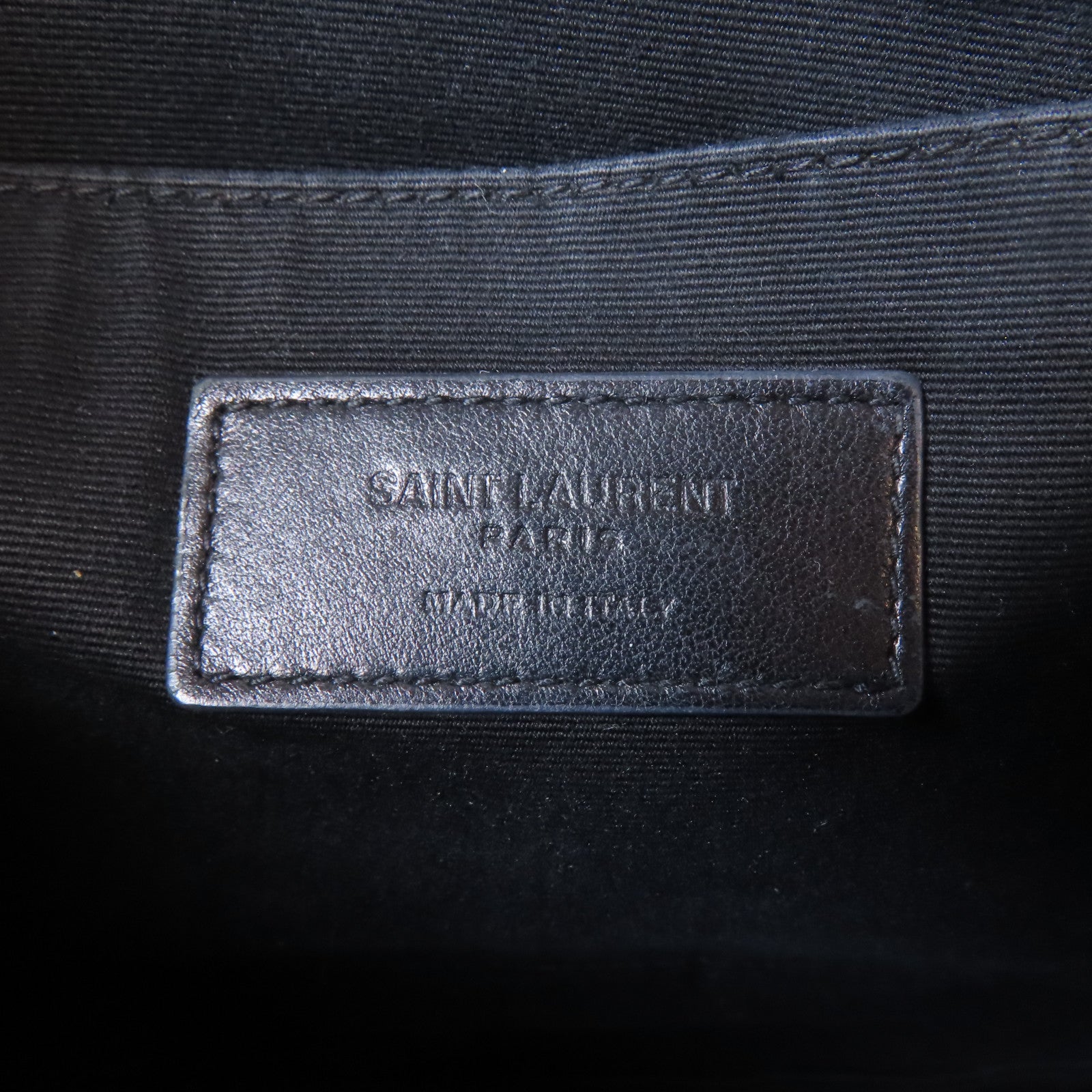 YVES SAINT LAURENT 皮革Clutch Bag銀扣手拿包黑色