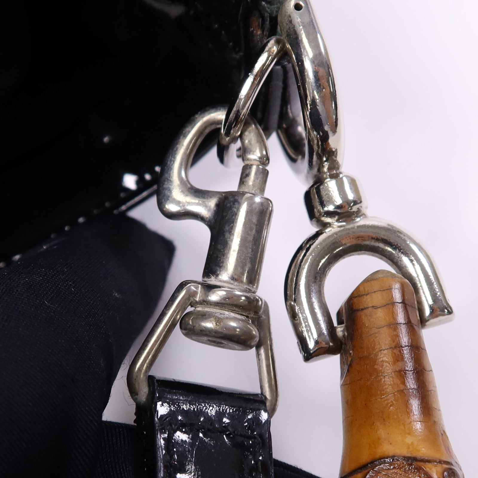 GUCCI 漆皮皮革Shoulder Bag銀扣肩背袋