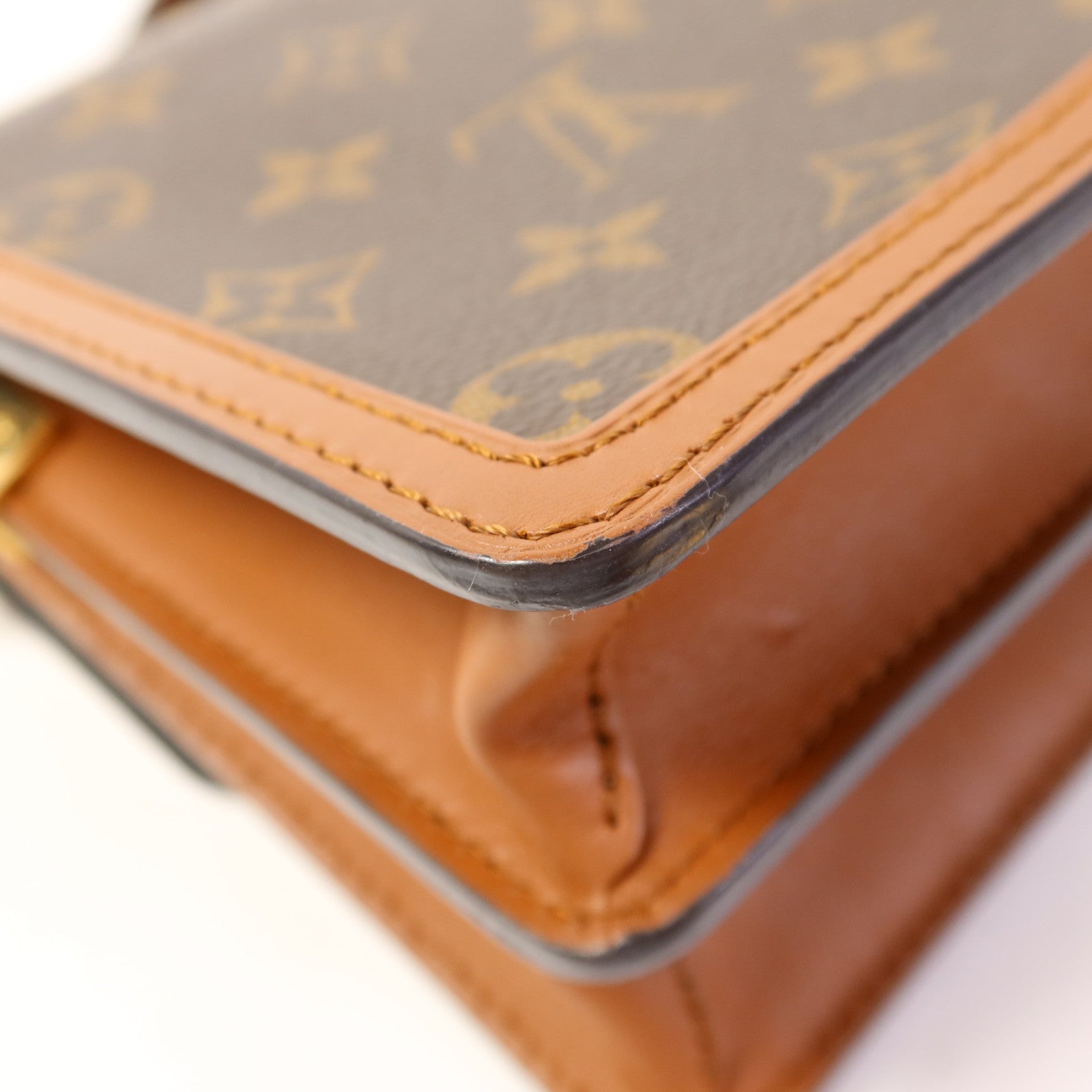 LOUIS VUITTON Monogram Reverse Mini Dauphine金扣肩背袋