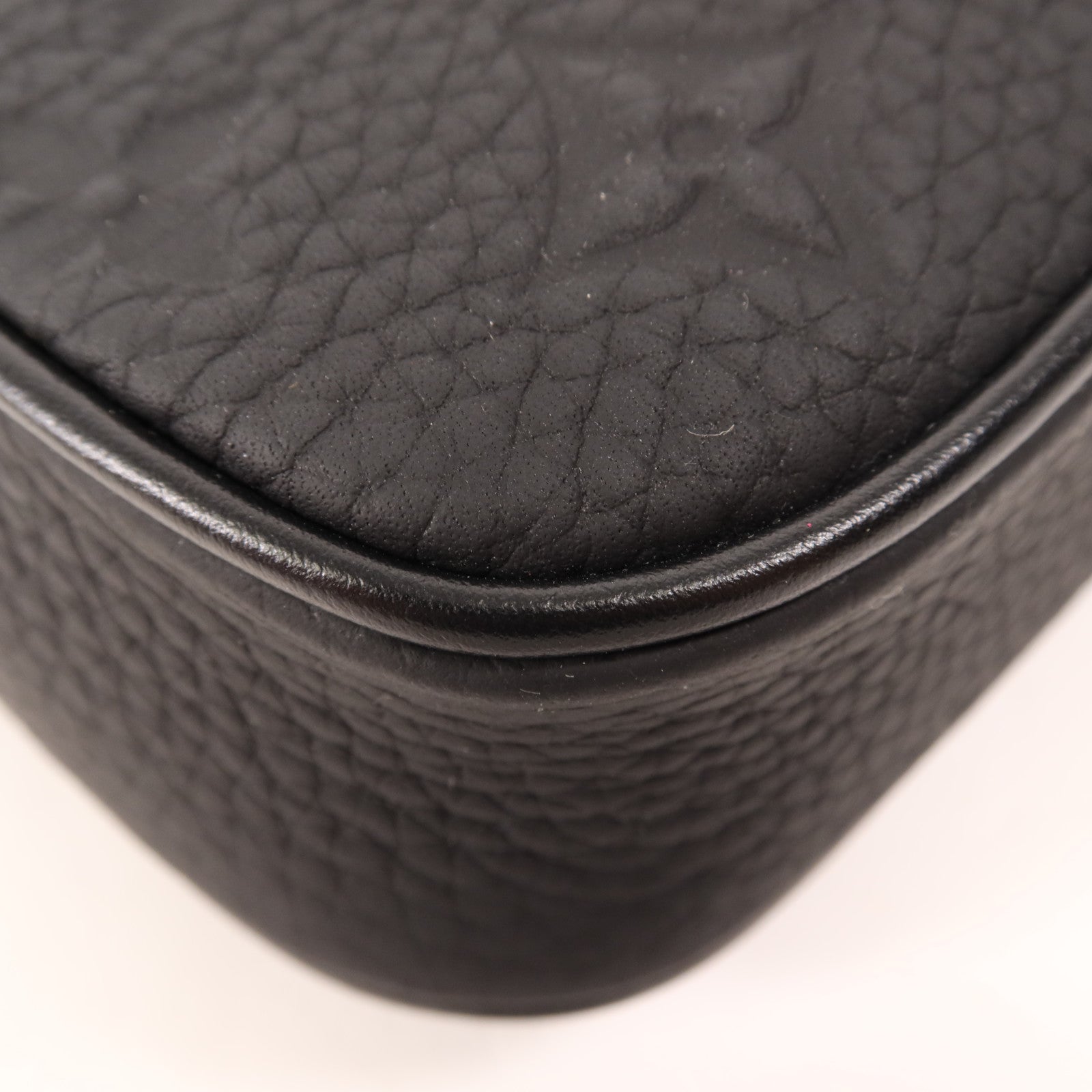 LOUIS VUITTON Monogram Taurillon Solar Ray Soft Pochette Volga Belt Bag腰包