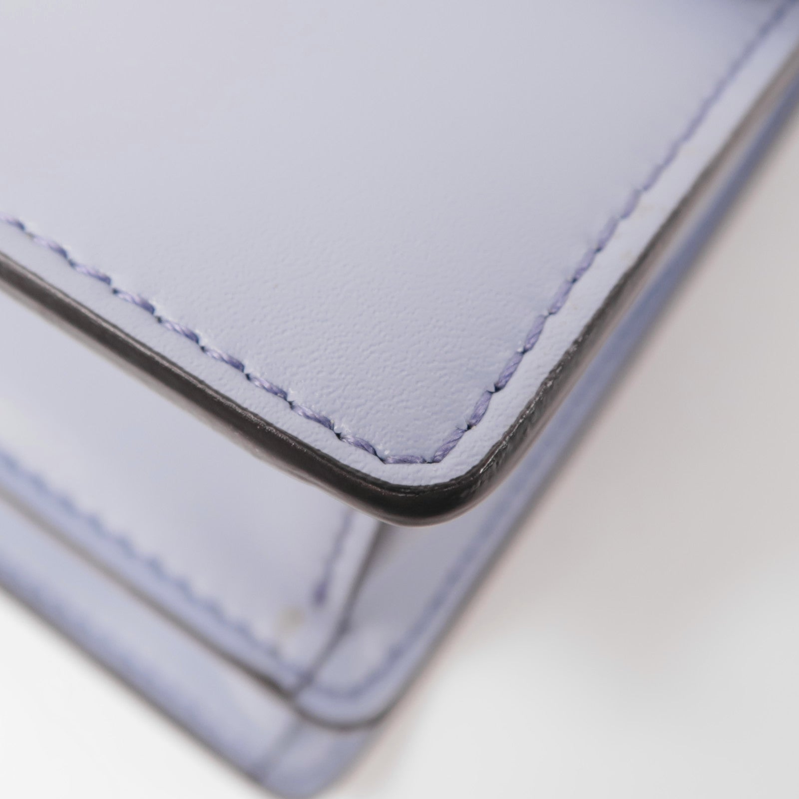 FENDI 羊皮皮革Kan I銀扣肩背袋