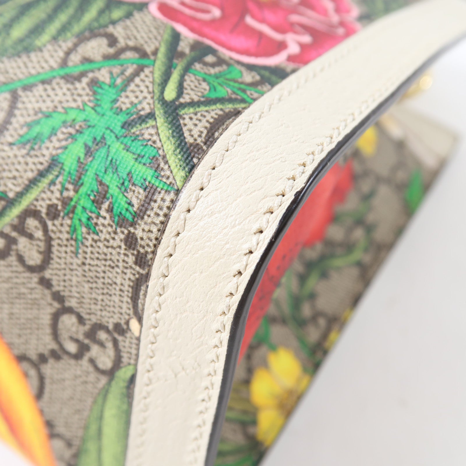 GUCCI 塗層帆布Shoulder Bag金扣肩背袋啡色/白色/彩色