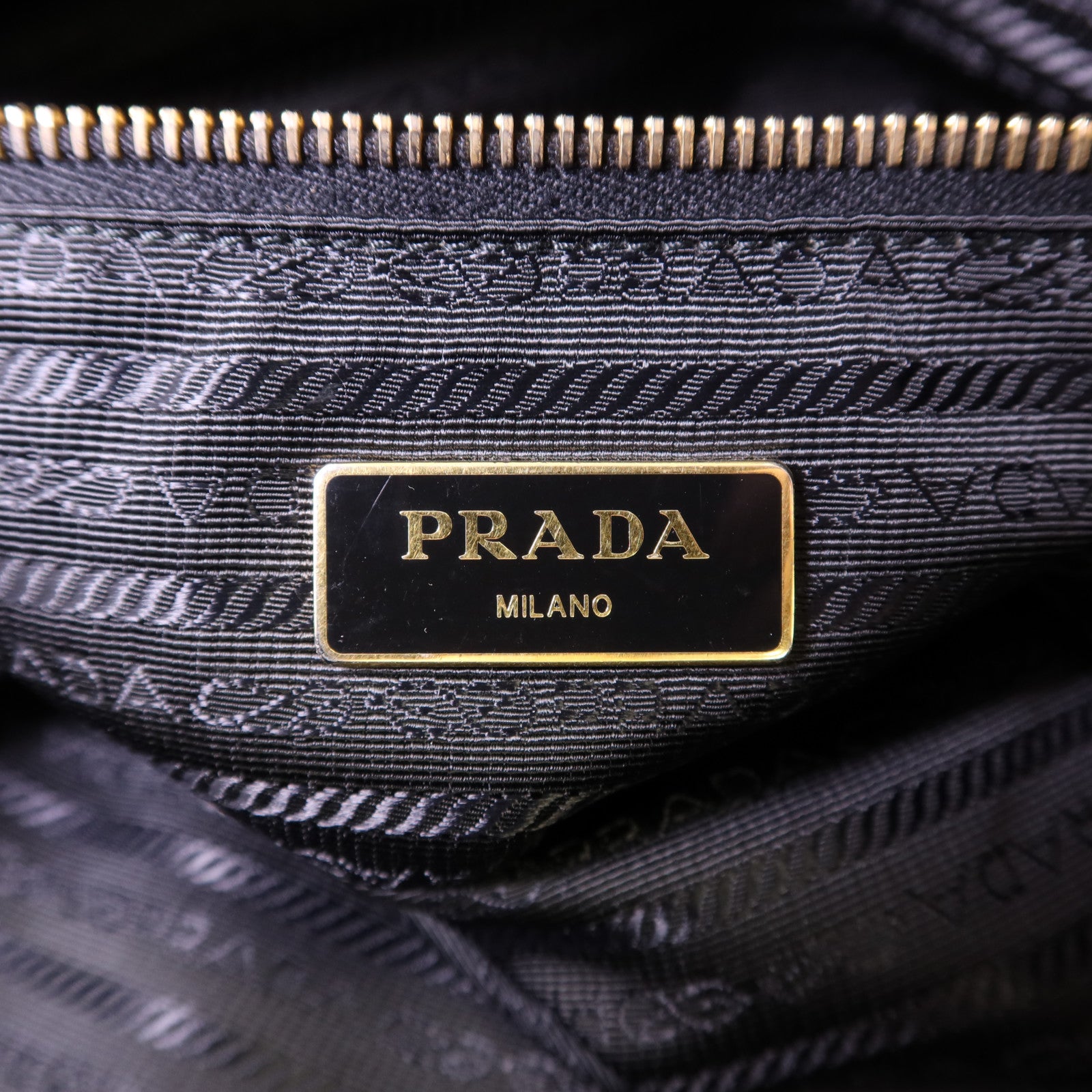 PRADA 尼龍Robot Tote Bag金扣手挽袋1BG052