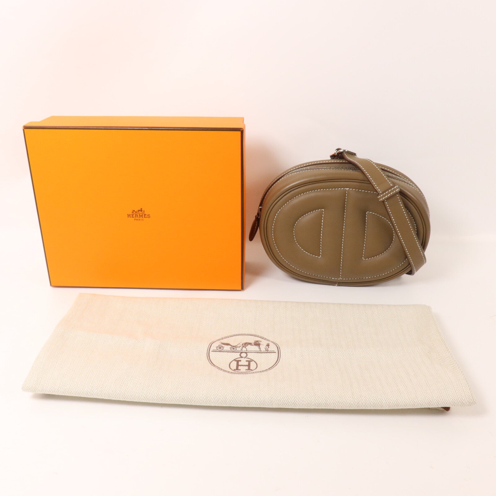 HERMES Swift皮革In The Loop Belt Bag肩背袋Etoupe