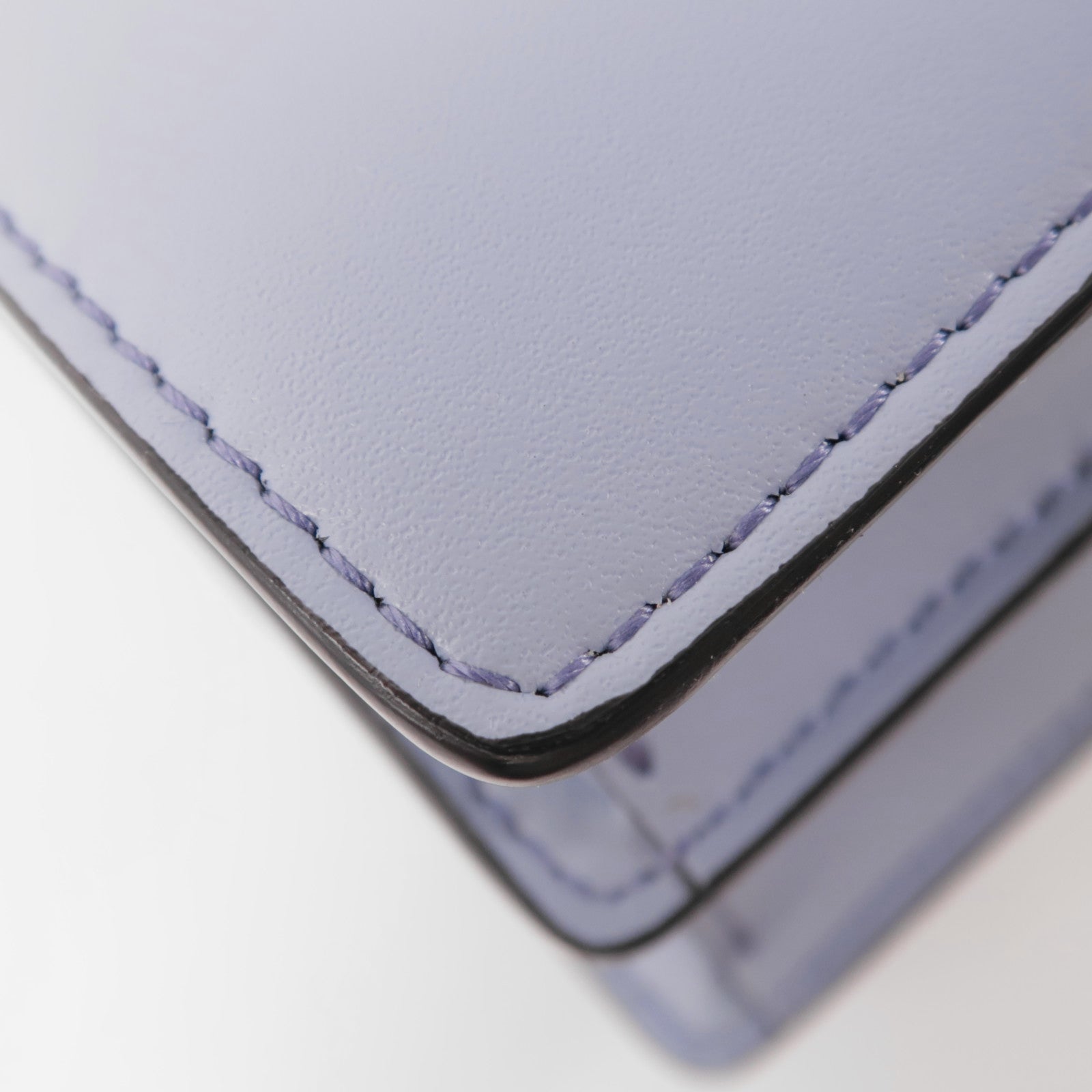 FENDI 羊皮皮革Kan I銀扣肩背袋