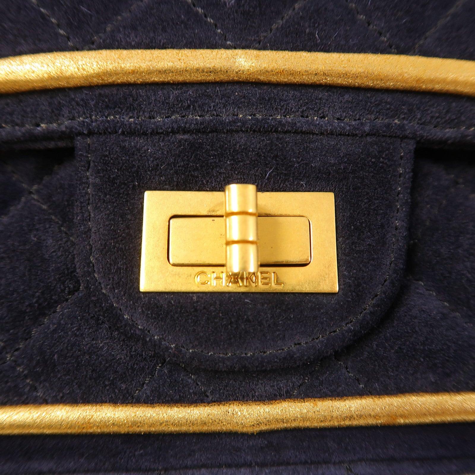 CHANEL 菱格麂皮皮革2.55金扣鏈帶肩背袋藍色