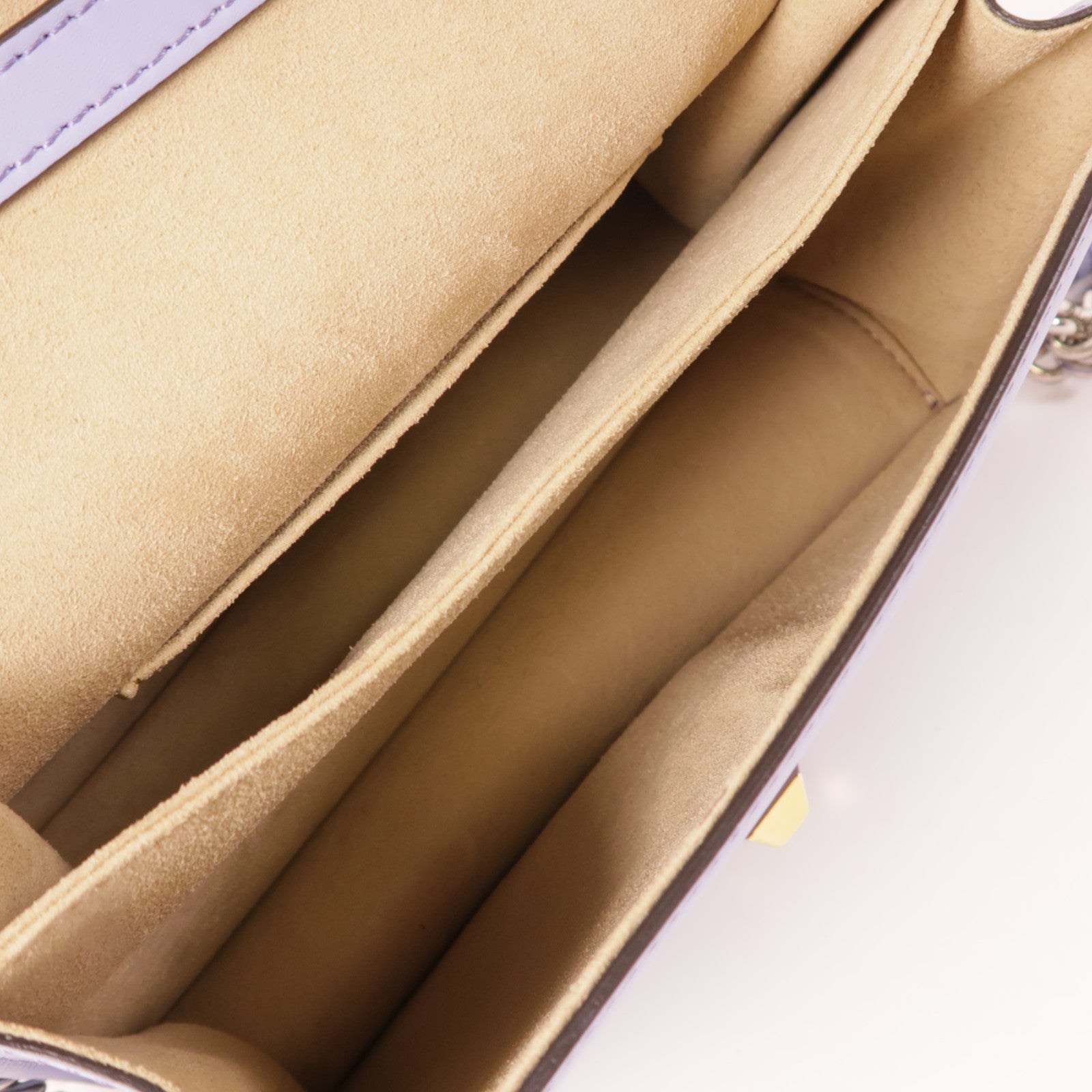 FENDI 羊皮皮革Kan I銀扣肩背袋