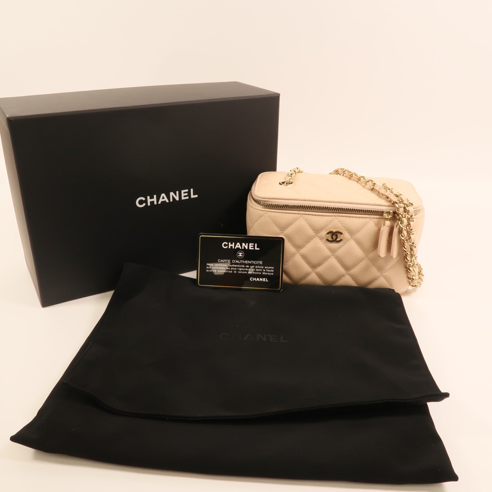 CHANEL 牛皮皮革Vanity Case金扣鏈帶肩背袋