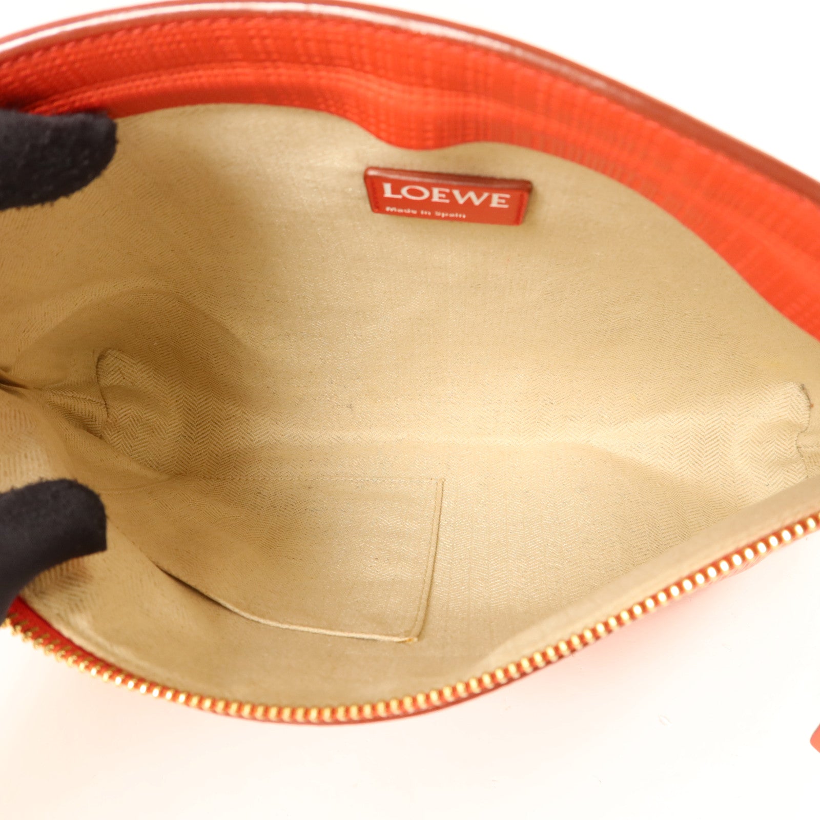 LOEWE 牛皮皮革T Pouch小袋