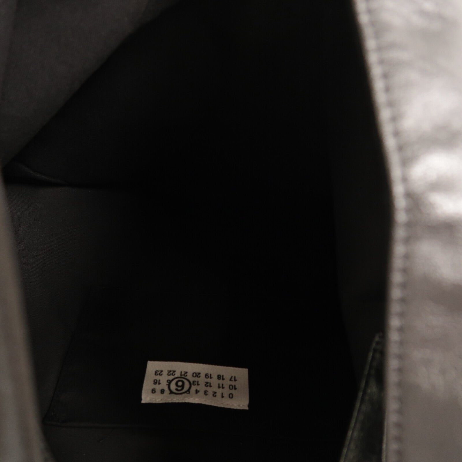 MM6 牛皮皮革MM6 Classic Japanese Bag M肩背袋