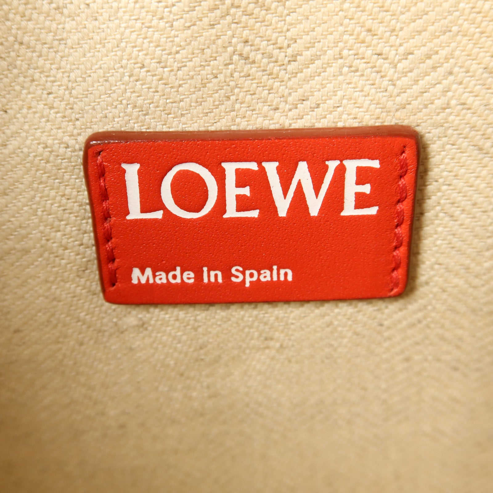 LOEWE 牛皮皮革T Pouch小袋