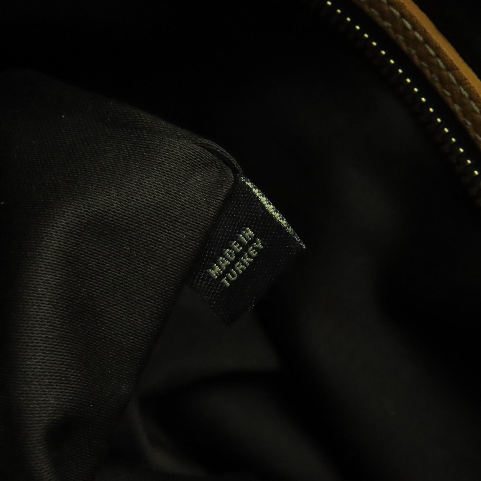 Miu Miu 【激減優惠】牛皮皮革Shoulder Bag金扣手挽肩背兩用袋啡色