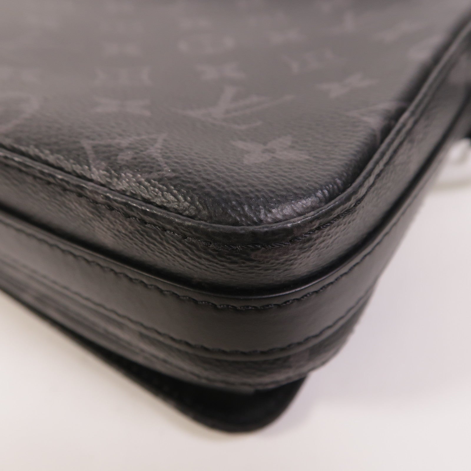 LOUIS VUITTON Monogram Eclipse Steamer肩背袋