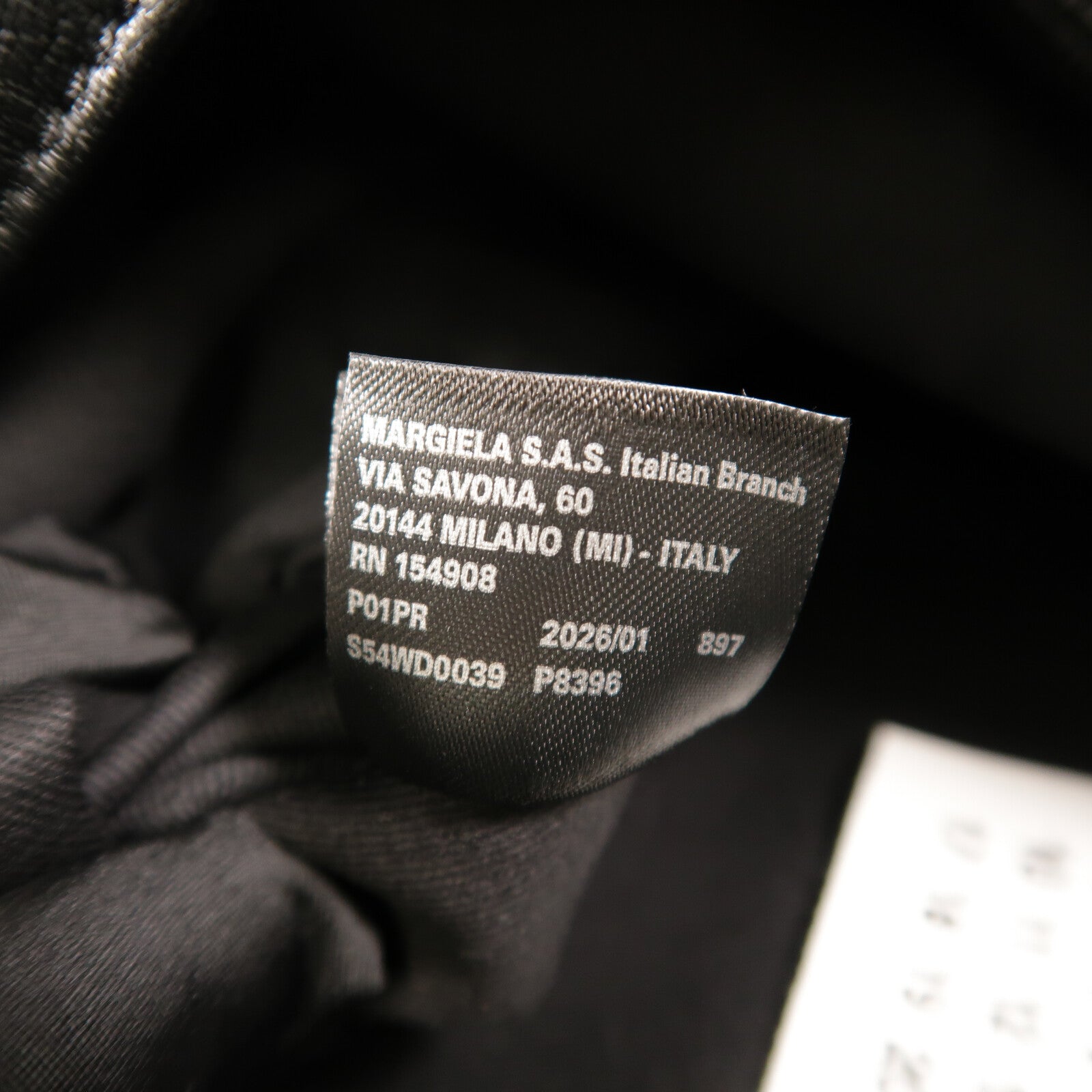 MM6 牛皮皮革MM6 Classic Japanese Bag M肩背袋