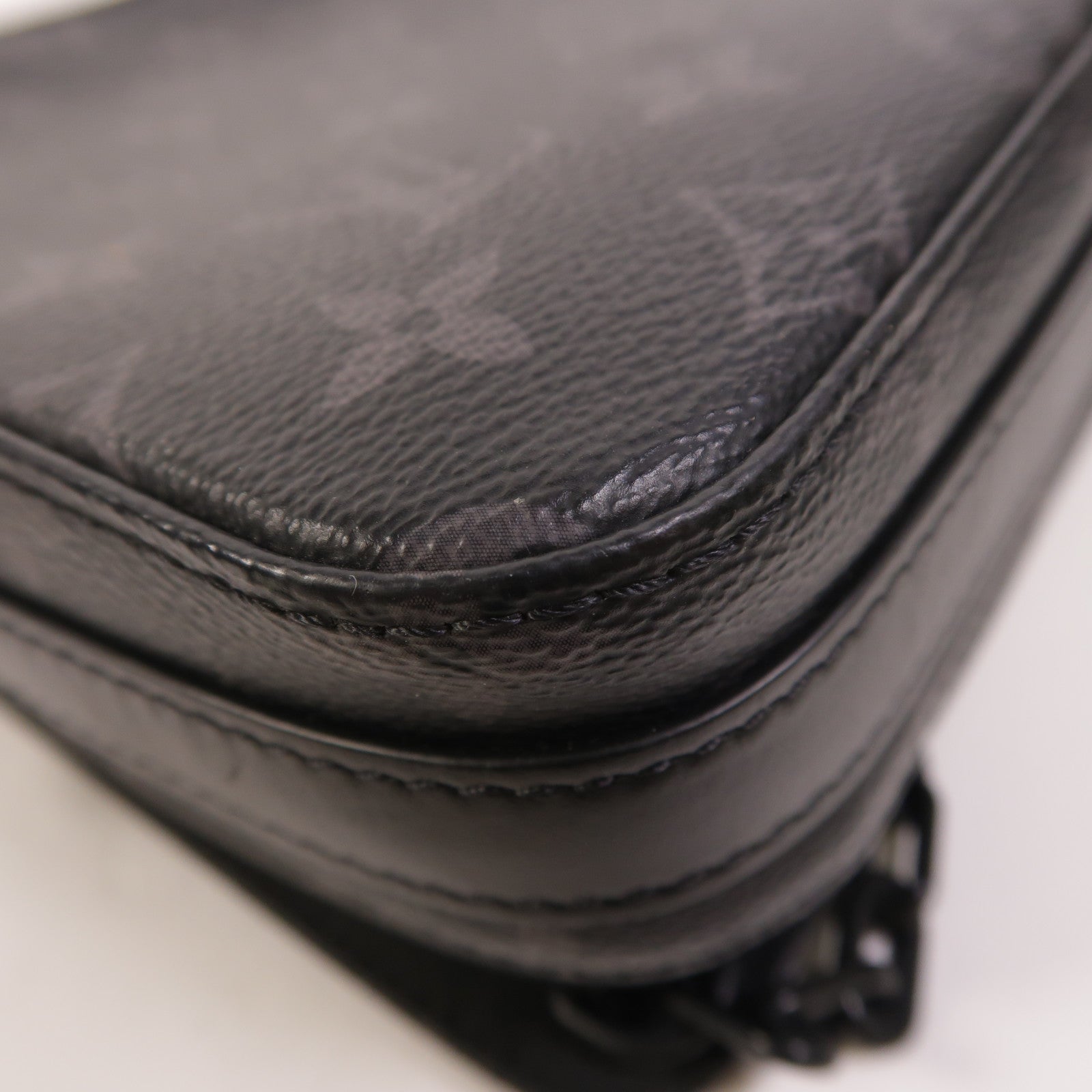 LOUIS VUITTON Monogram Eclipse Steamer肩背袋