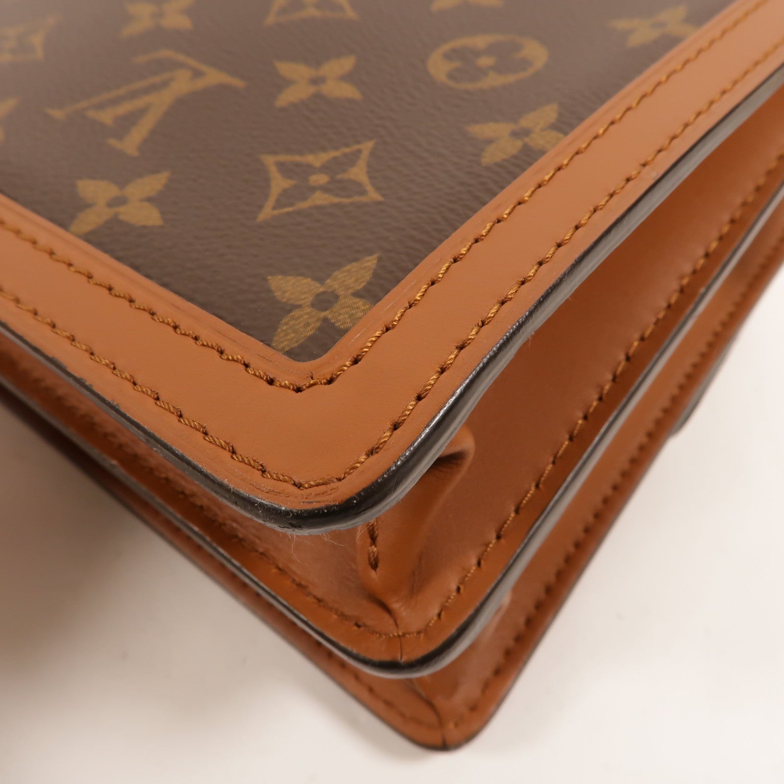 LOUIS VUITTON Monogram Reverse Dauphine MM金扣肩背袋