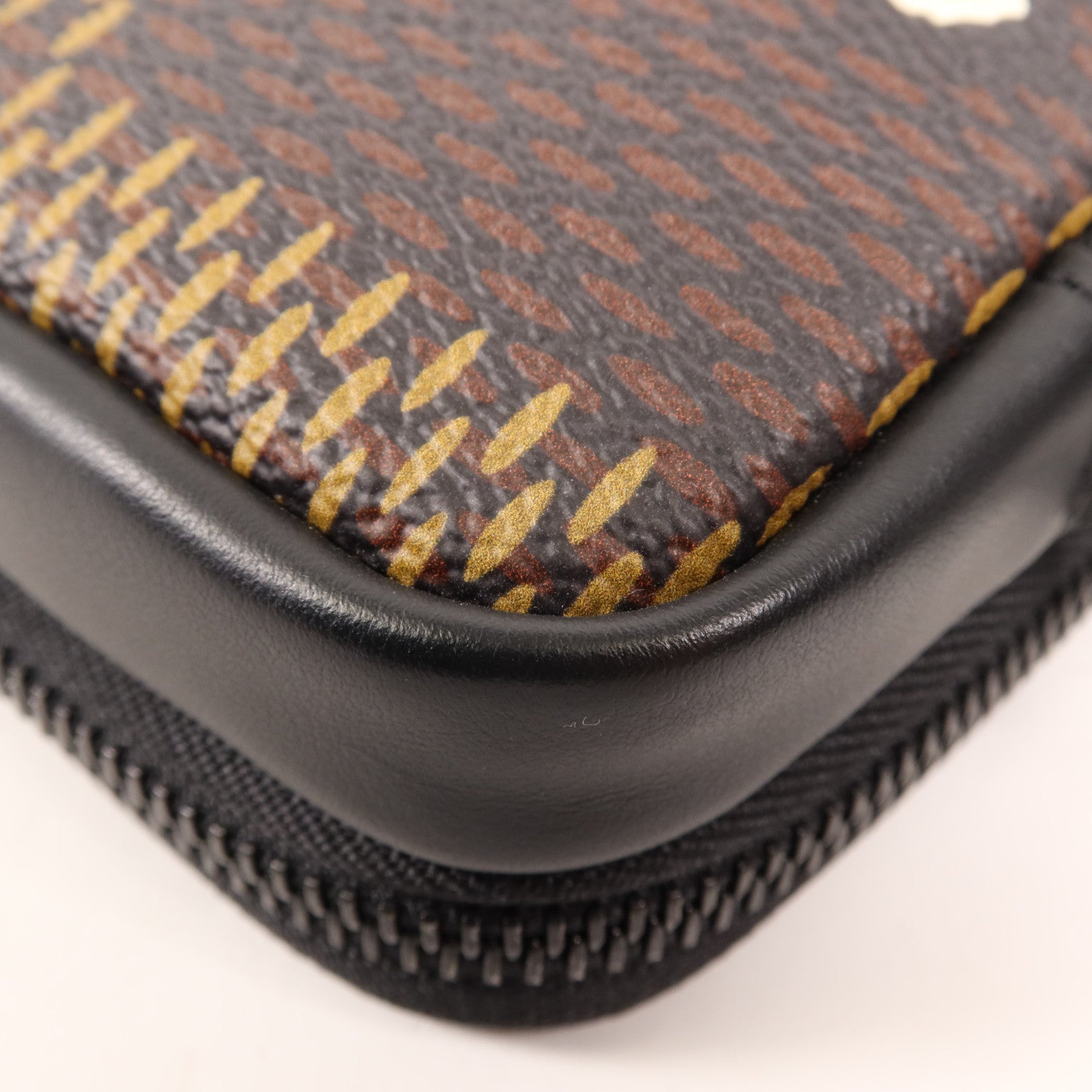 LOUIS VUITTON Damier LV x Nigo Phone Pouch肩背袋