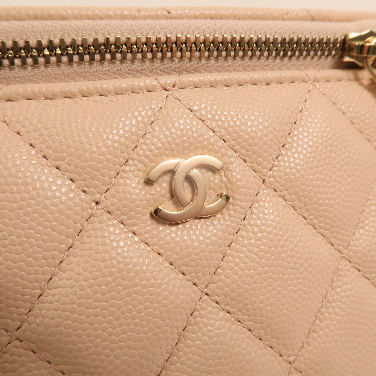 CHANEL 牛皮皮革Vanity Case金扣鏈帶肩背袋