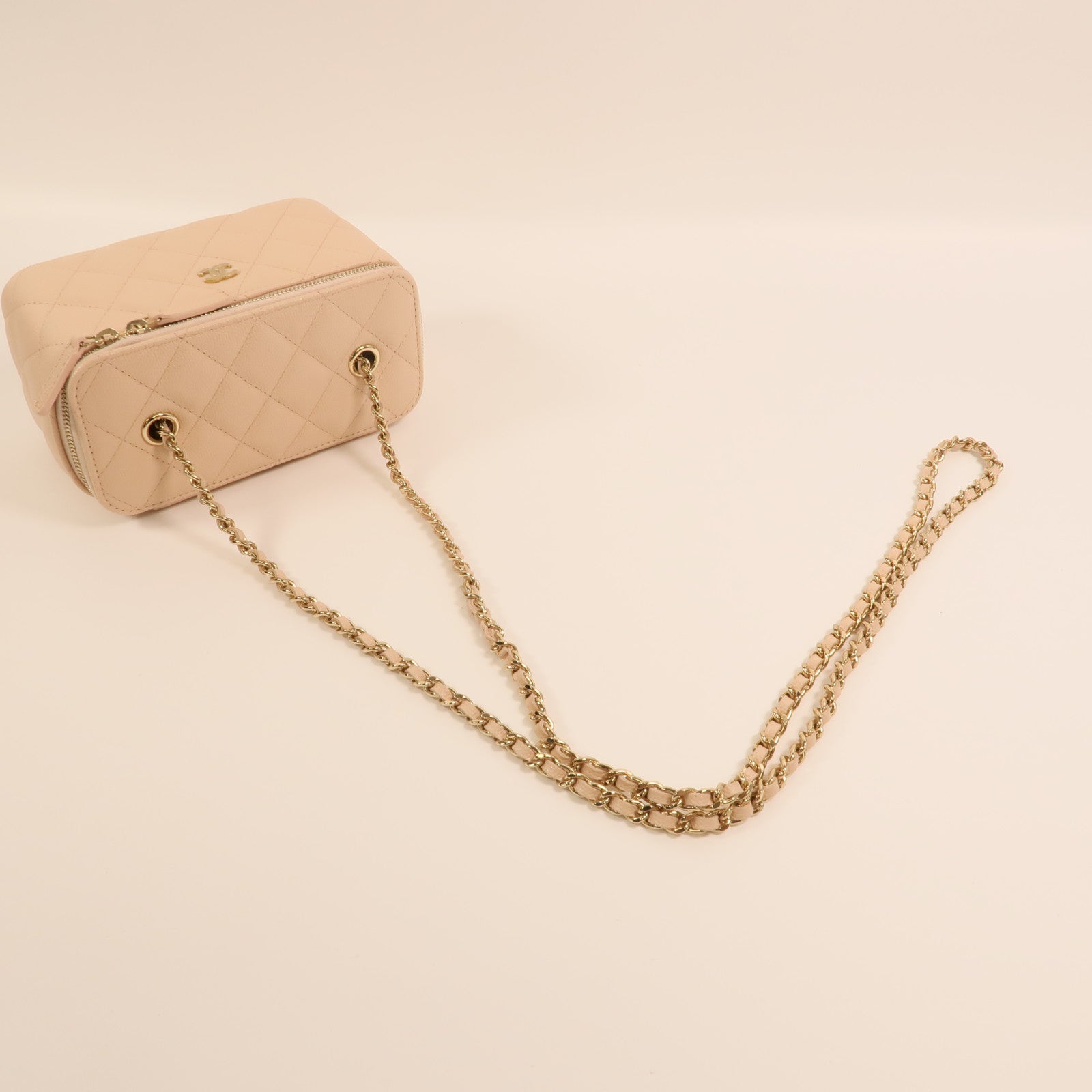 CHANEL 牛皮皮革Vanity Case金扣鏈帶肩背袋