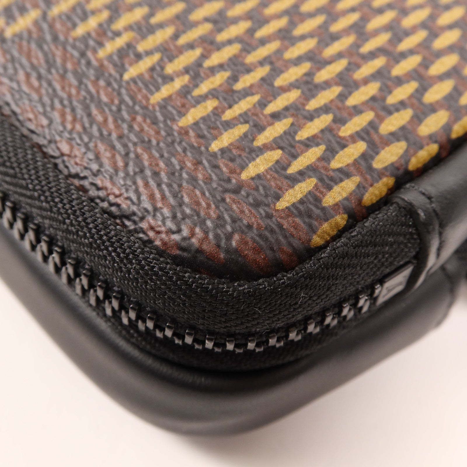 LOUIS VUITTON Damier LV x Nigo Phone Pouch肩背袋