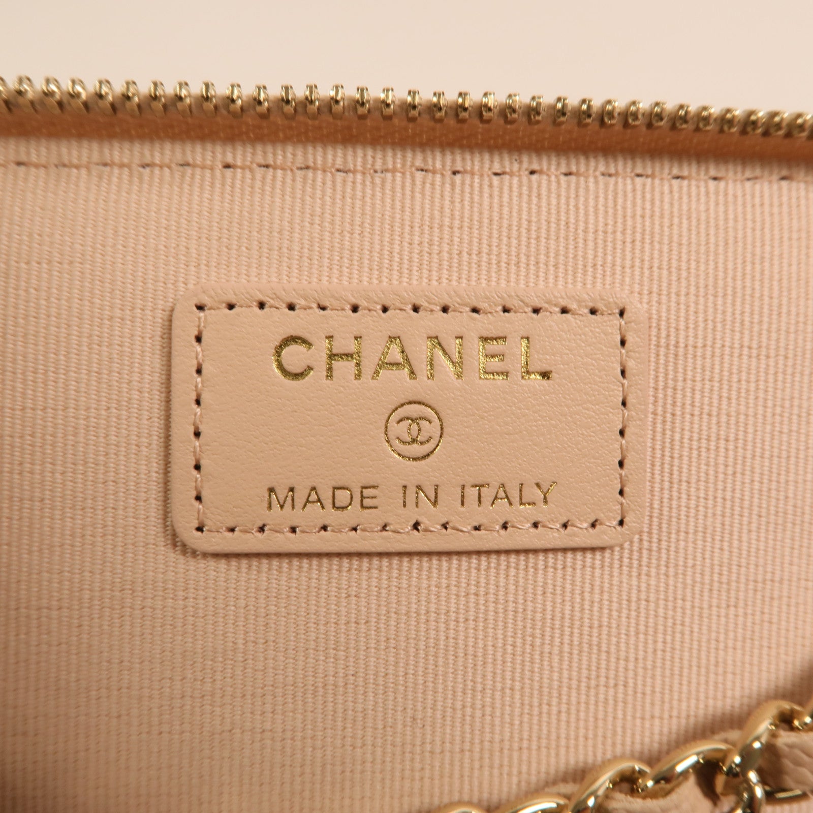 CHANEL 牛皮皮革Vanity Case金扣鏈帶肩背袋