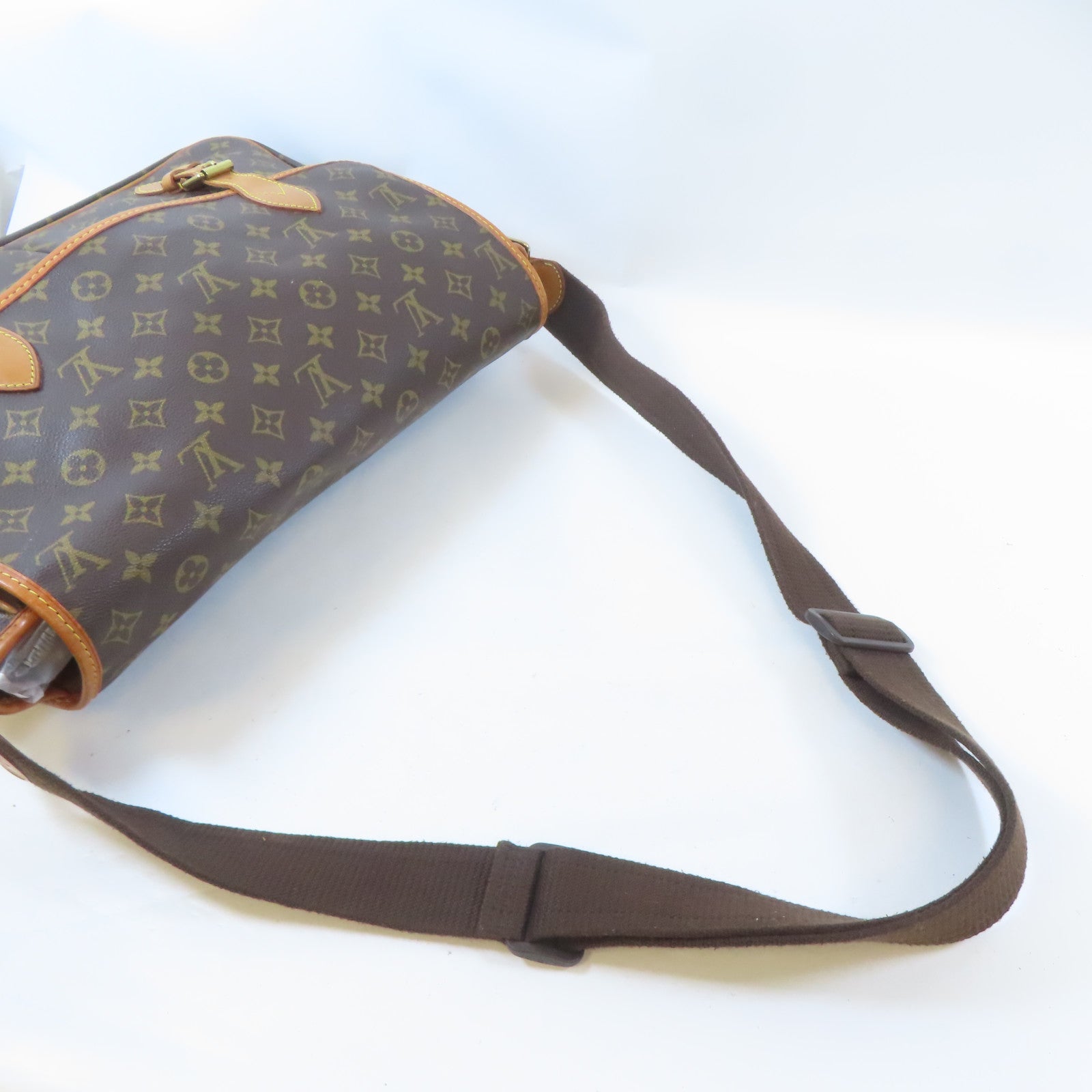 LOUIS VUITTON Monogram Shoulder Bag金扣肩背袋啡色