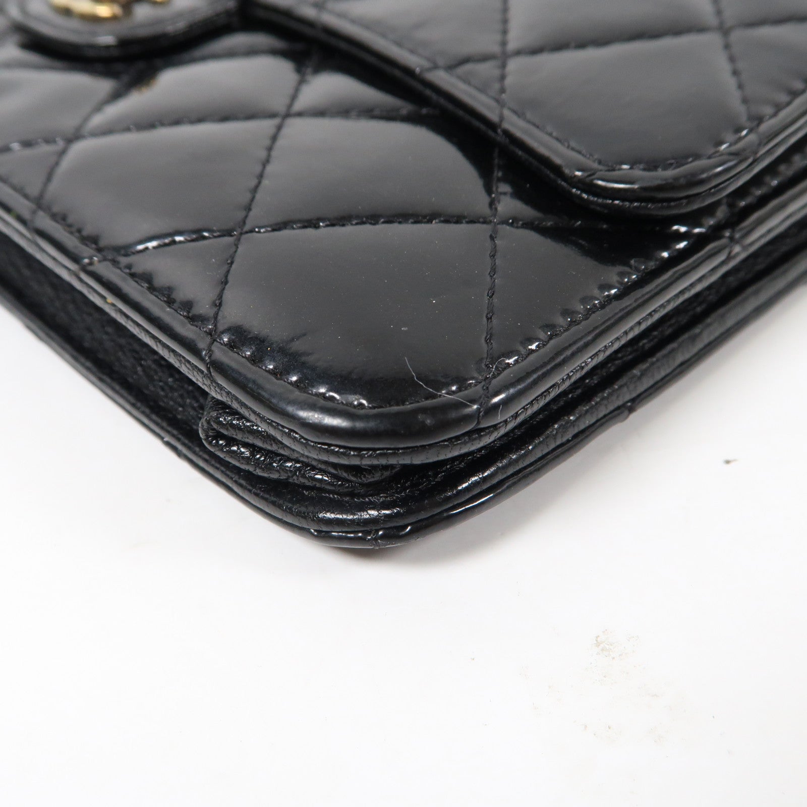 CHANEL 【激減優惠】菱格漆皮皮革Wallet On Chain金扣鏈帶肩背袋黑色