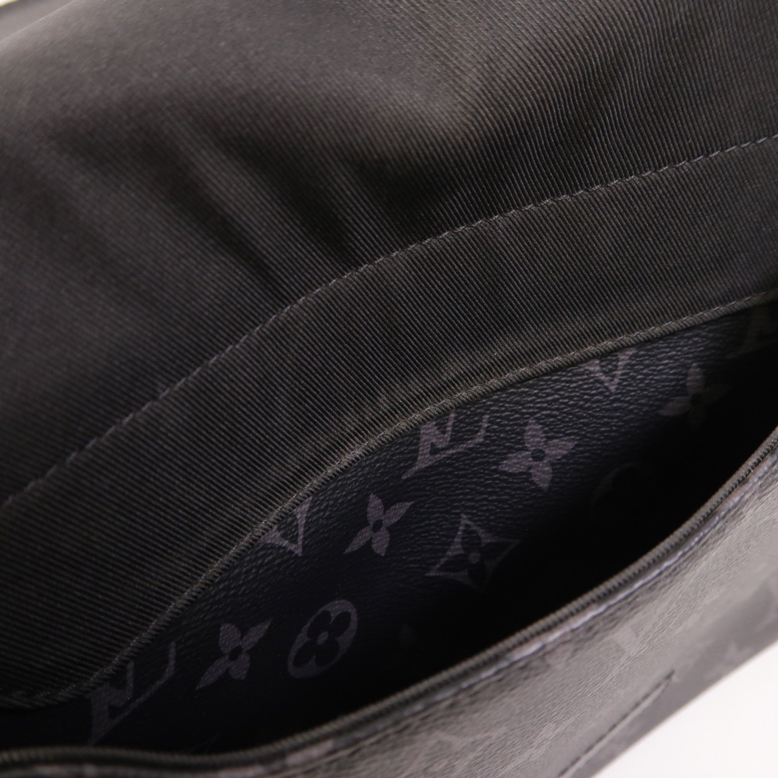 LOUIS VUITTON Monogram Eclipse Steamer肩背袋