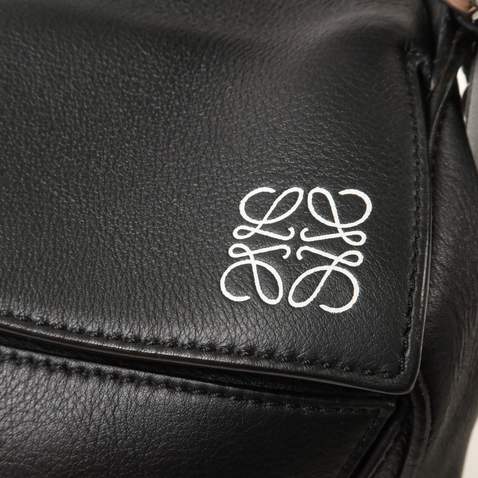 LOEWE 牛皮皮革Puzzle Medium手挽肩背兩用袋