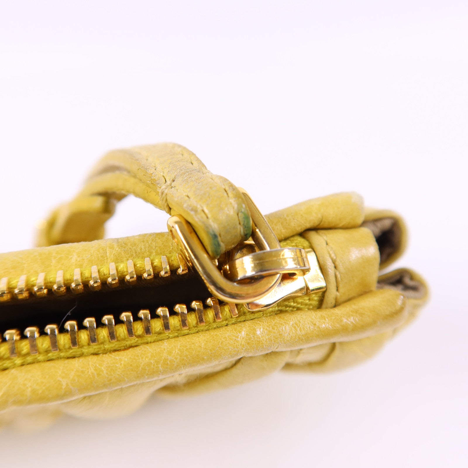 Miu Miu 牛皮皮革Clutch Bag金扣手拿包