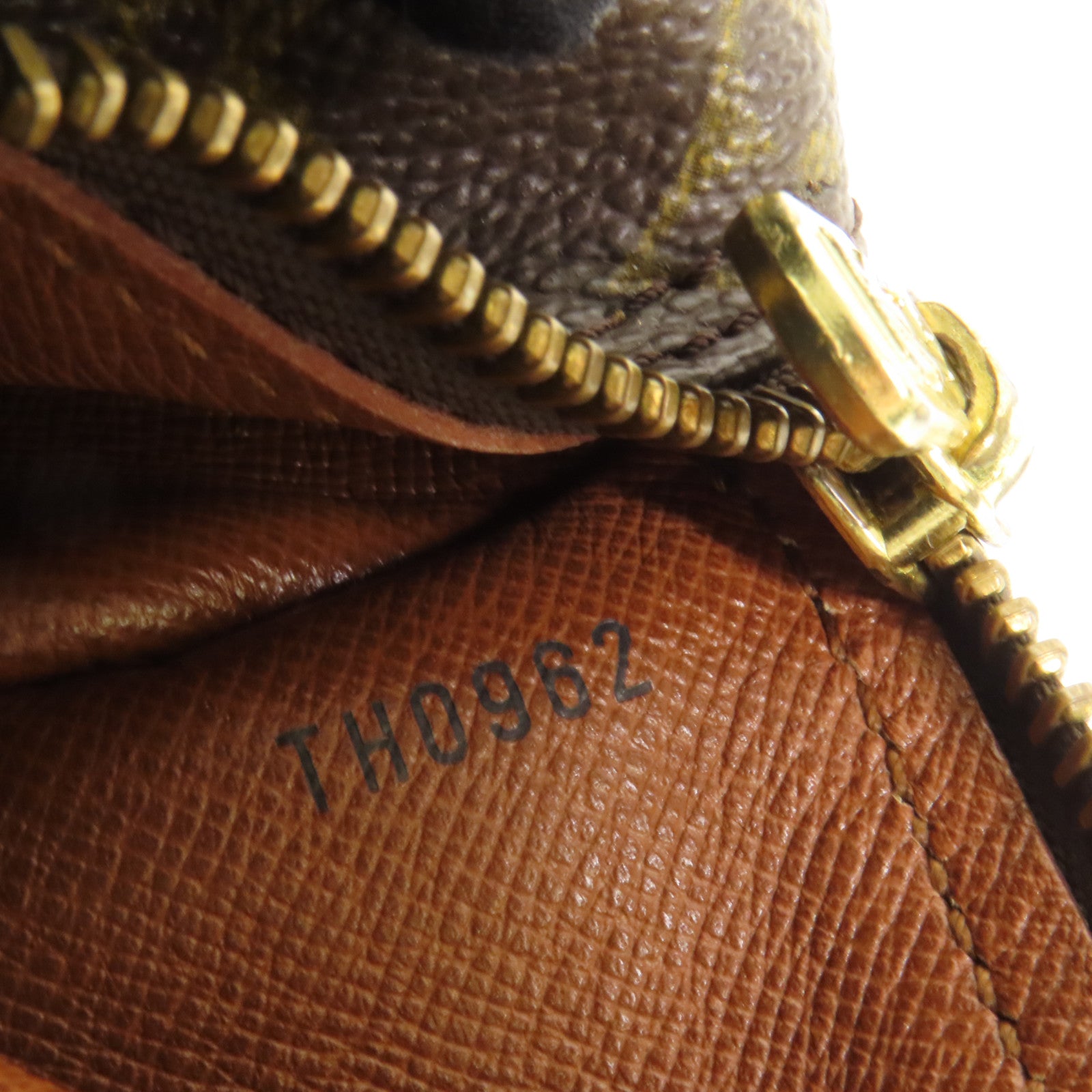 LOUIS VUITTON Monogram Papillon金扣手挽袋棕色