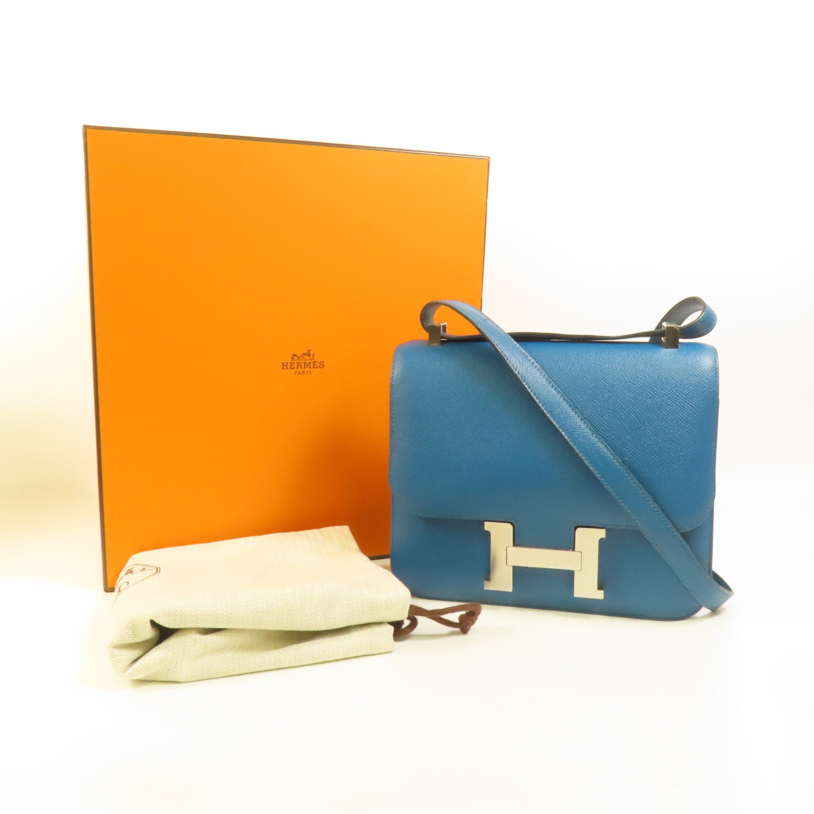 HERMES Epsom皮革Constance 24銀扣肩背袋Bleu Izmir