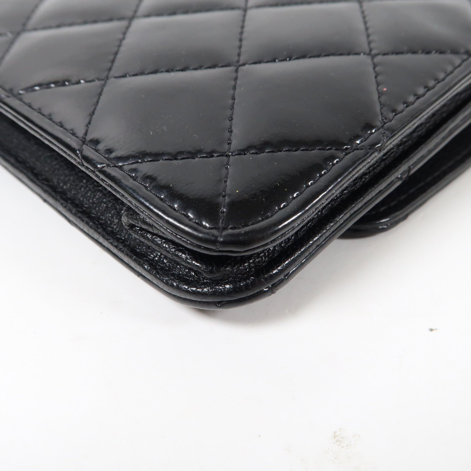 CHANEL 【激減優惠】菱格漆皮皮革Wallet On Chain金扣鏈帶肩背袋黑色